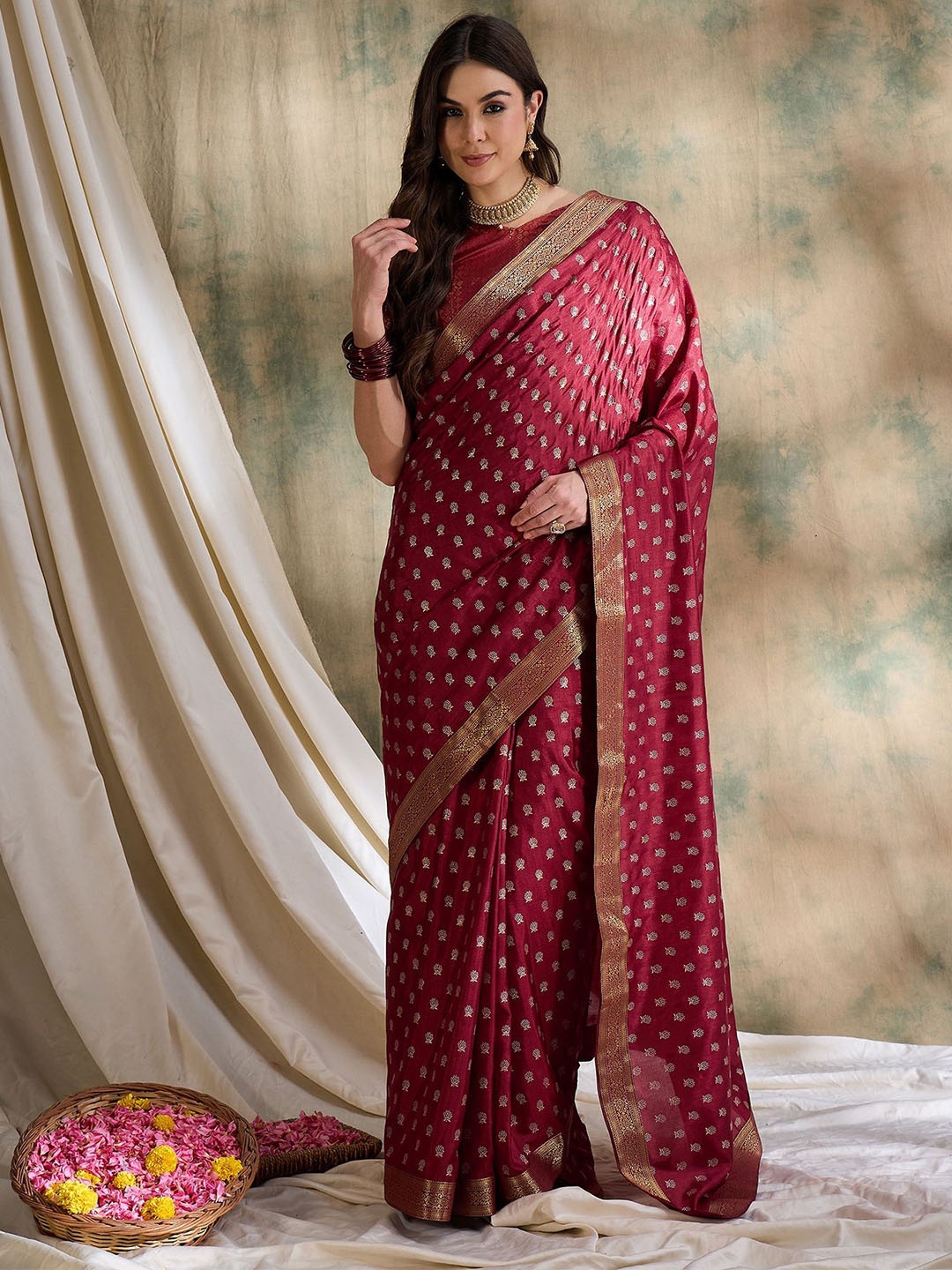 

DEVATITHI Ethnic Motifs Woven Design Zari Saree, Maroon