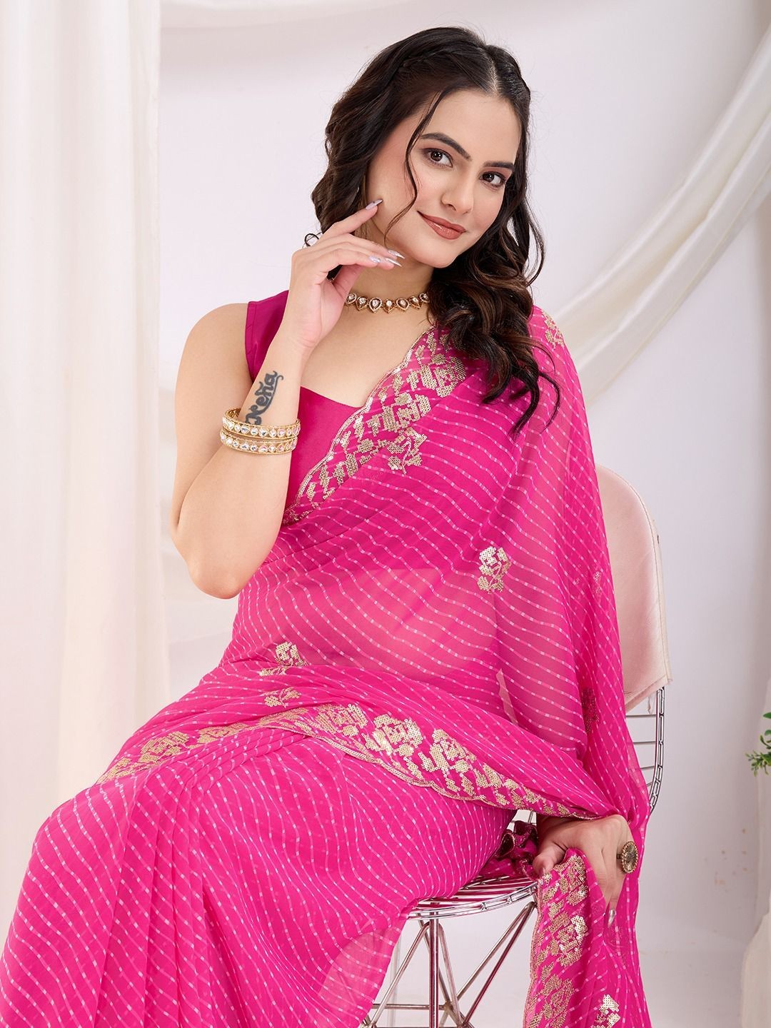 

VenderVilla Leheriya Sequinned Pure Georgette Saree, Pink