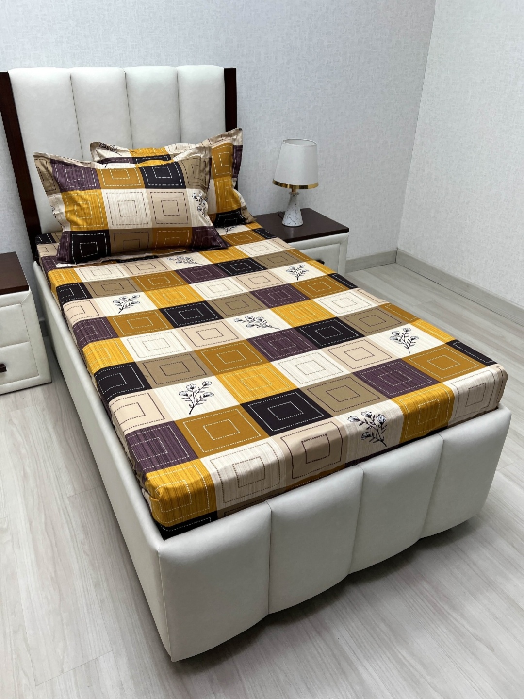 

Pure Decor Yellow & Black Geometric Pure Cotton 240Tc Single Bedsheet Set 1.73 m x 2.36 m