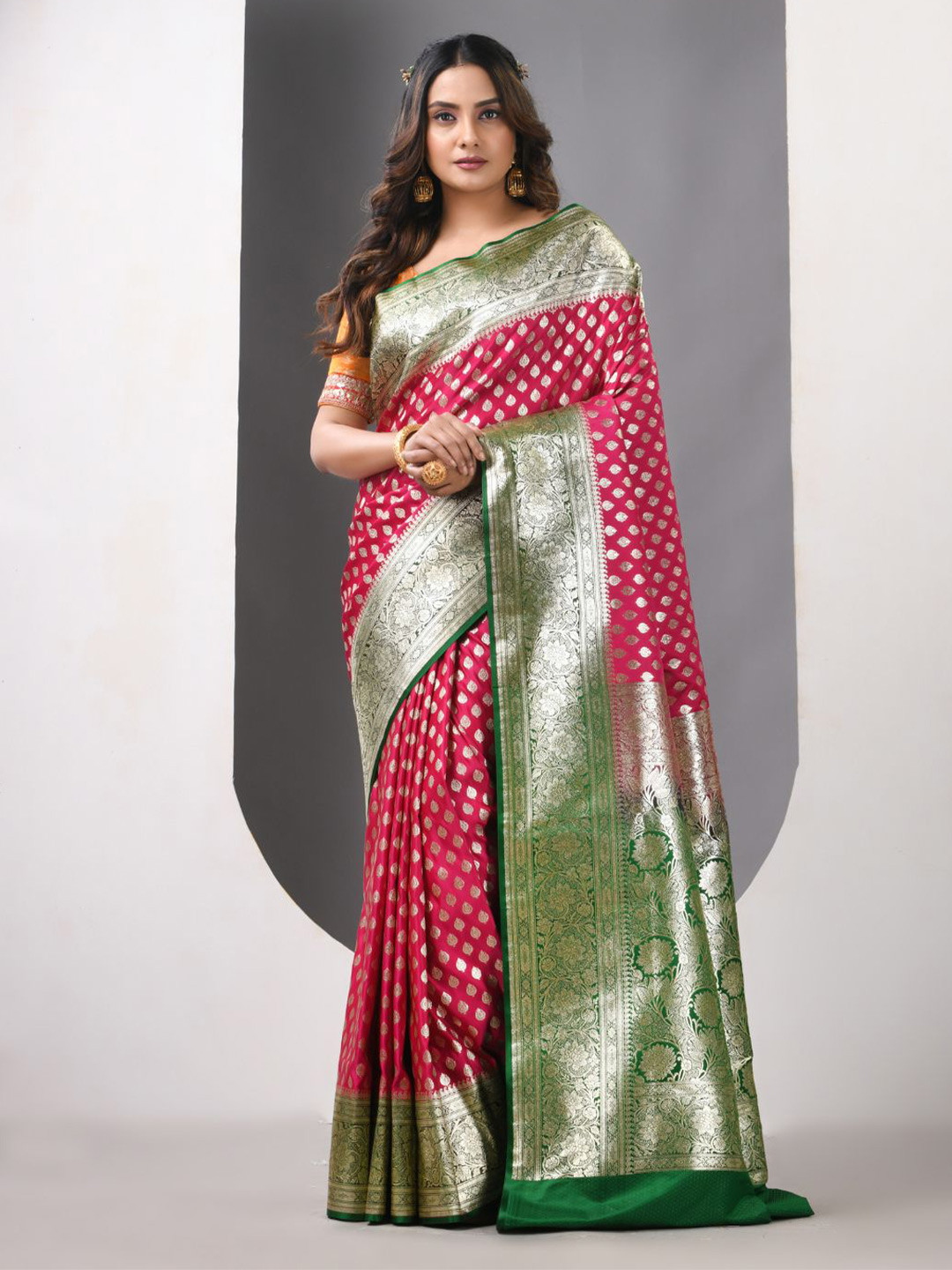 

Charukriti Woven Design Zari Pure Silk Banarasi Saree, Pink
