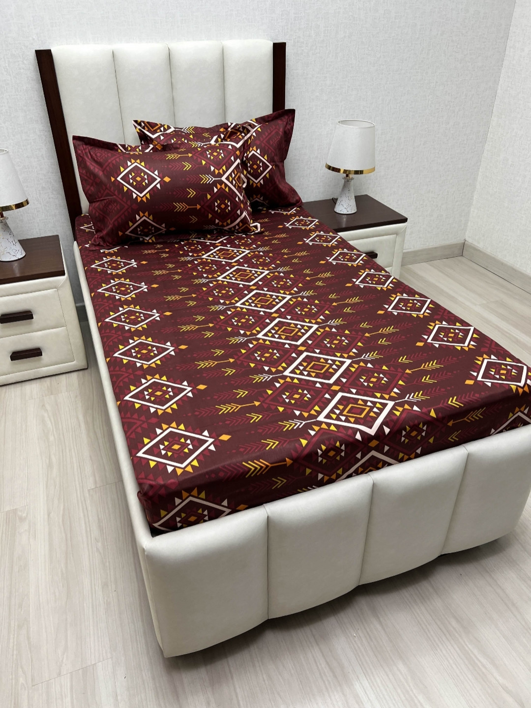 

Pure Decor Lounge Fur Maroon Printed 230TC Pure Cotton Single Bedsheet Set 1.7 m x 2.36 m