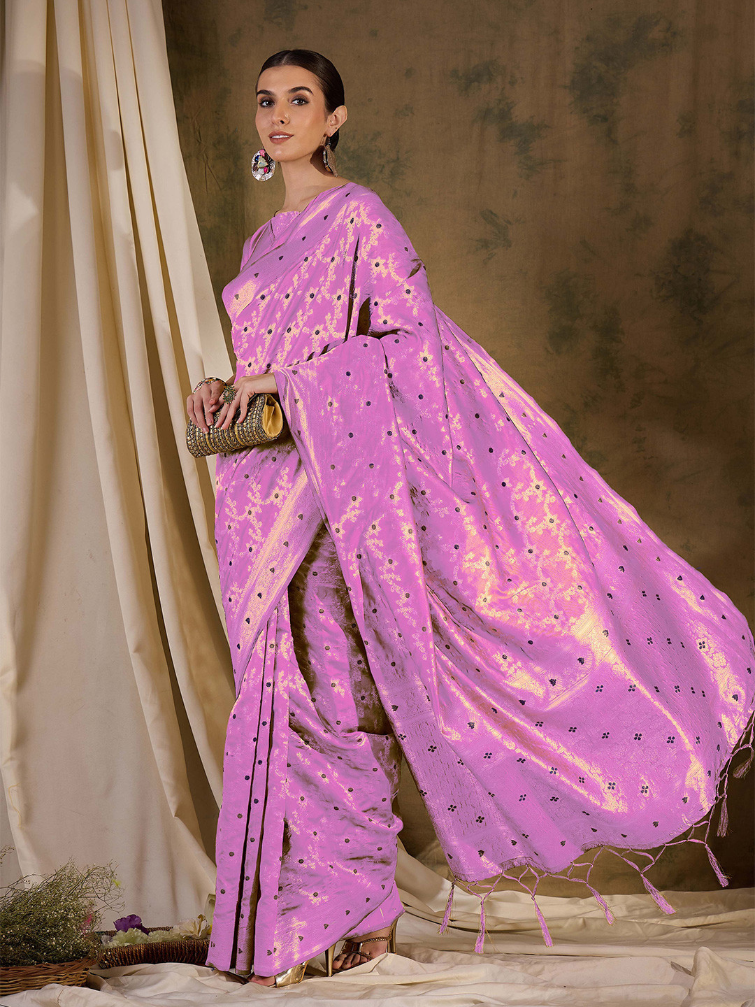

DEVATITHI Ethnic Motifs Zari Silk Blend Banarasi Saree, Pink