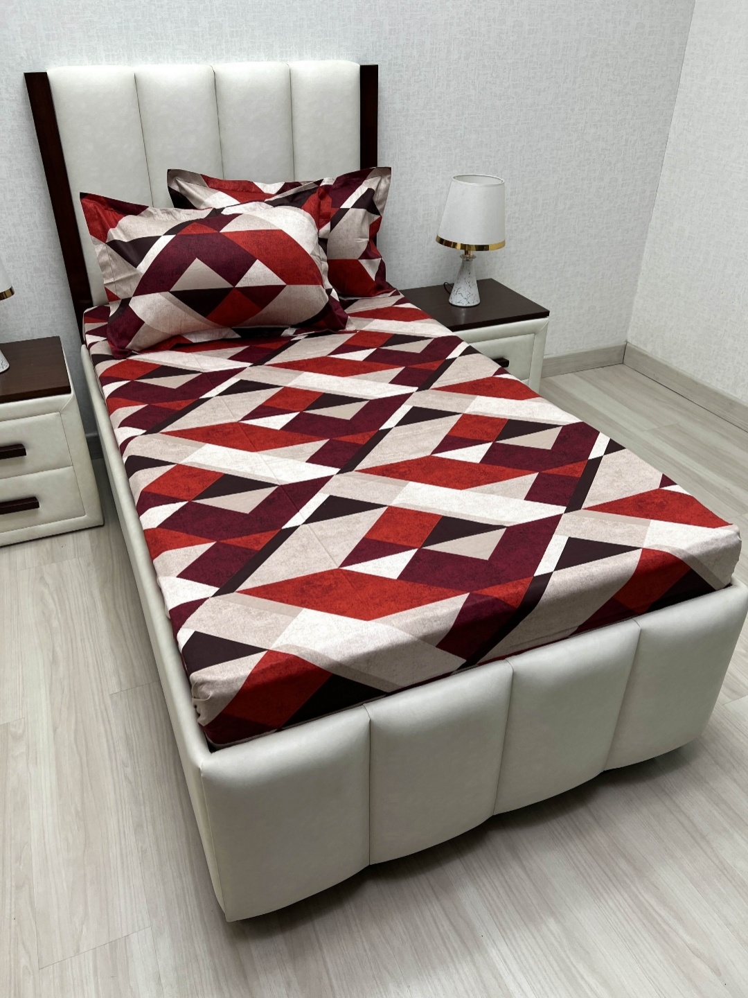 

Pure Decor White Geometric Printed Pure Cotton 230 TC Single Bedsheet Set -1.73 m x 2.36 m, Red