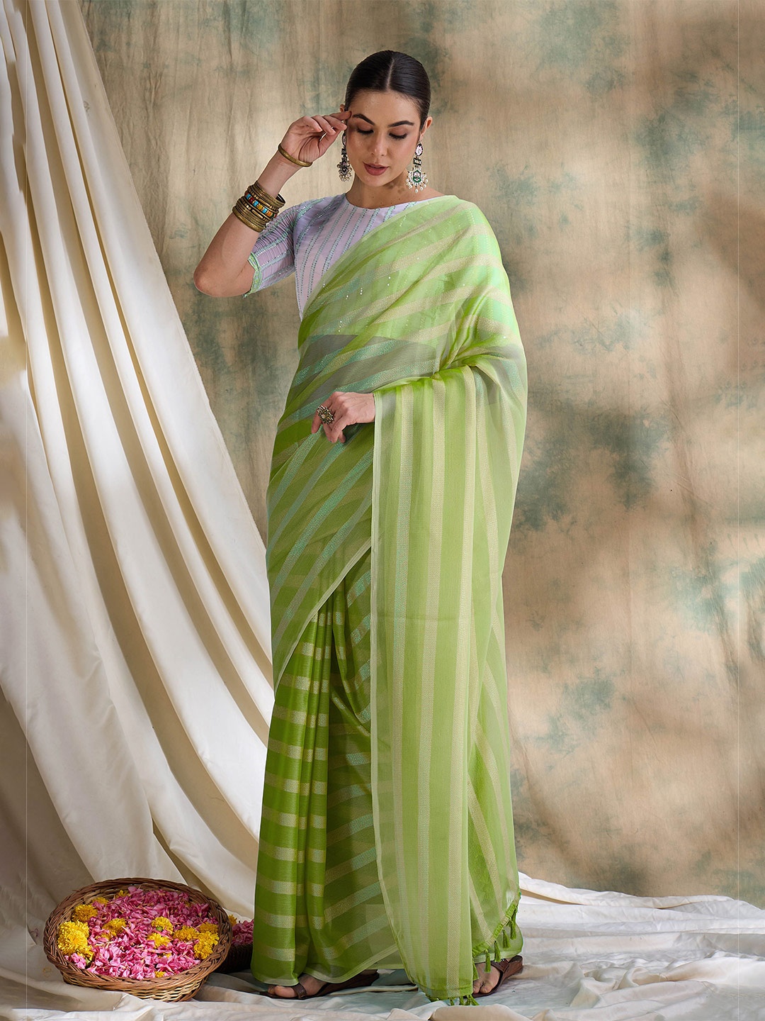

DEVATITHI Striped Silk Blend Saree, Green
