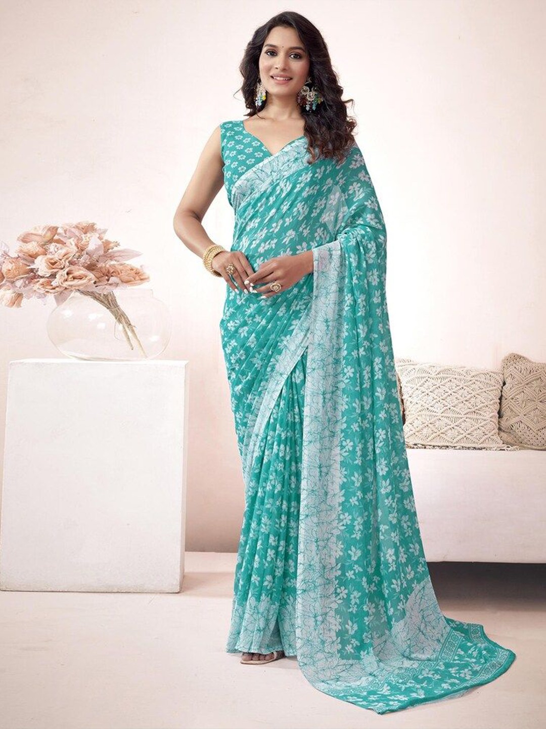

HERE&NOW Floral Printed Saree, Blue