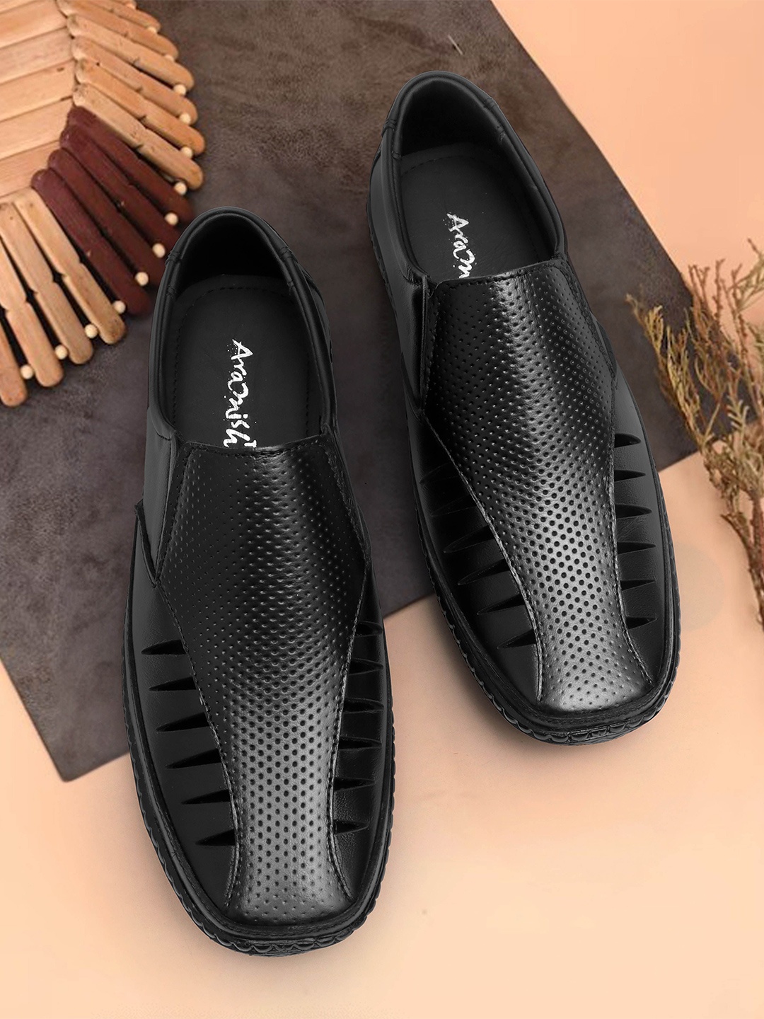 

ARAMISH Men Ethnic Leather Shoe-Style Sandals, Black