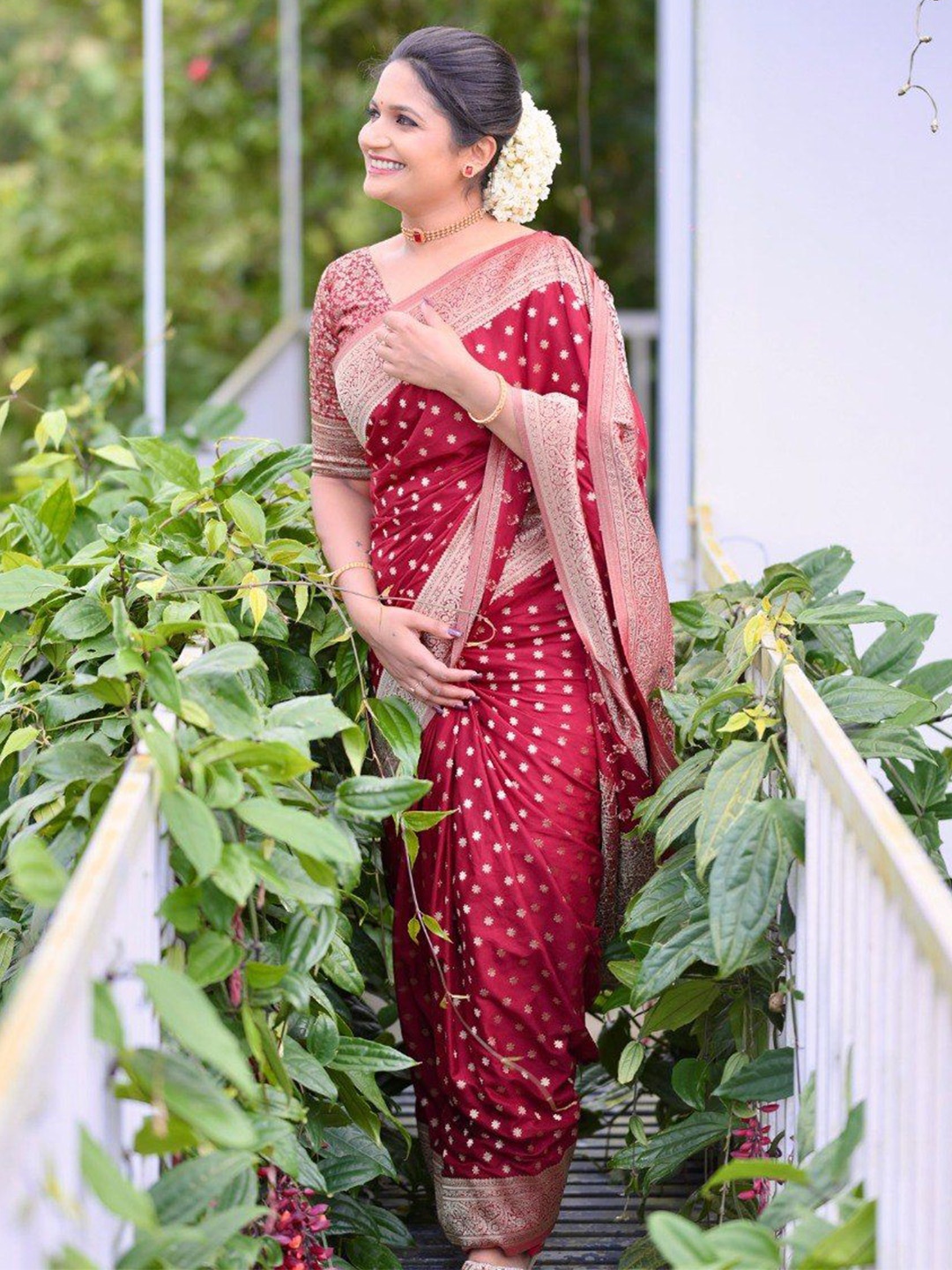 

JULEE Woven Design Zari Pure Silk Banarasi Saree, Maroon
