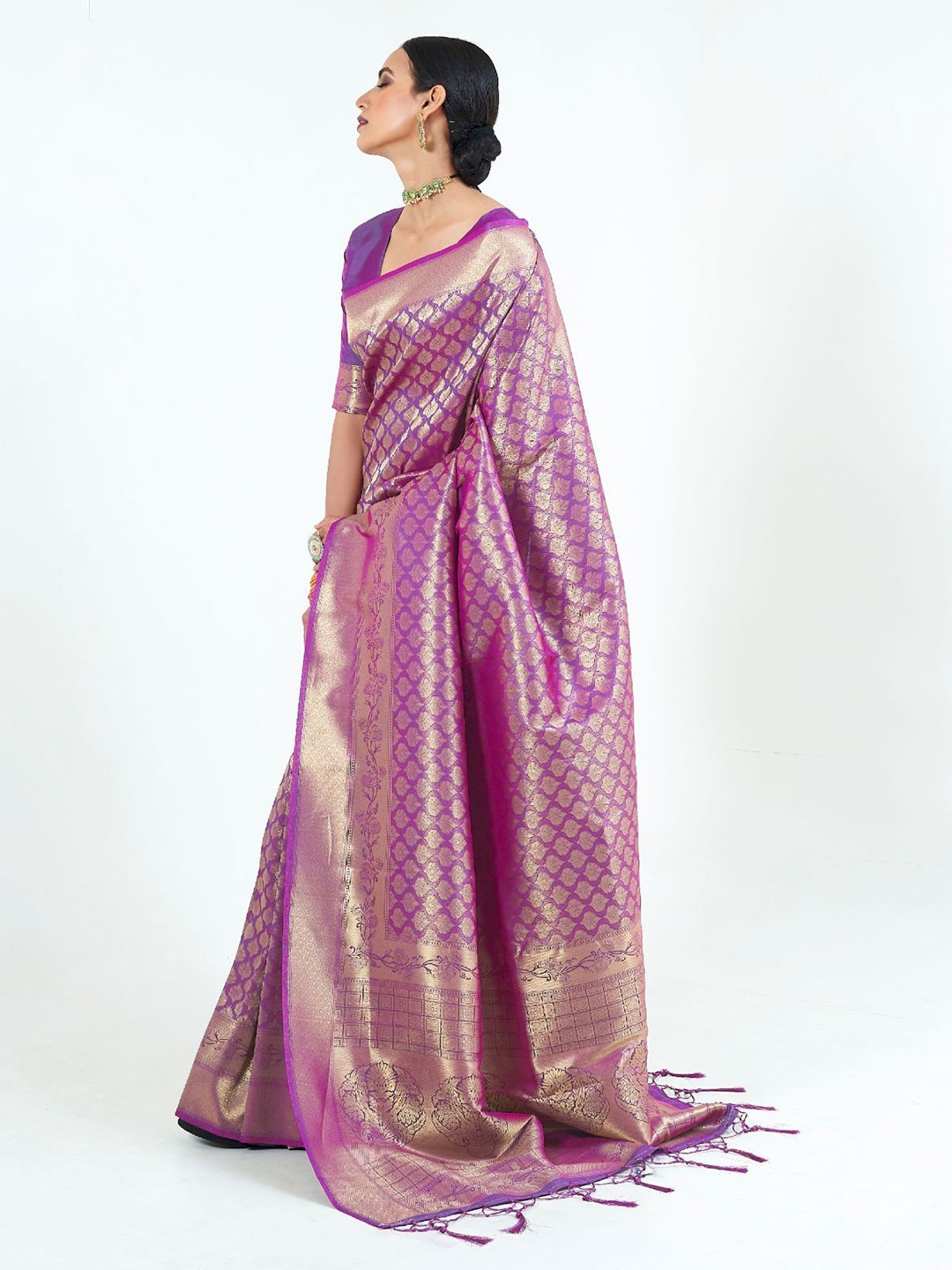 

ODETTE Ethnic Motifs Zari Silk Blend Saree, Purple