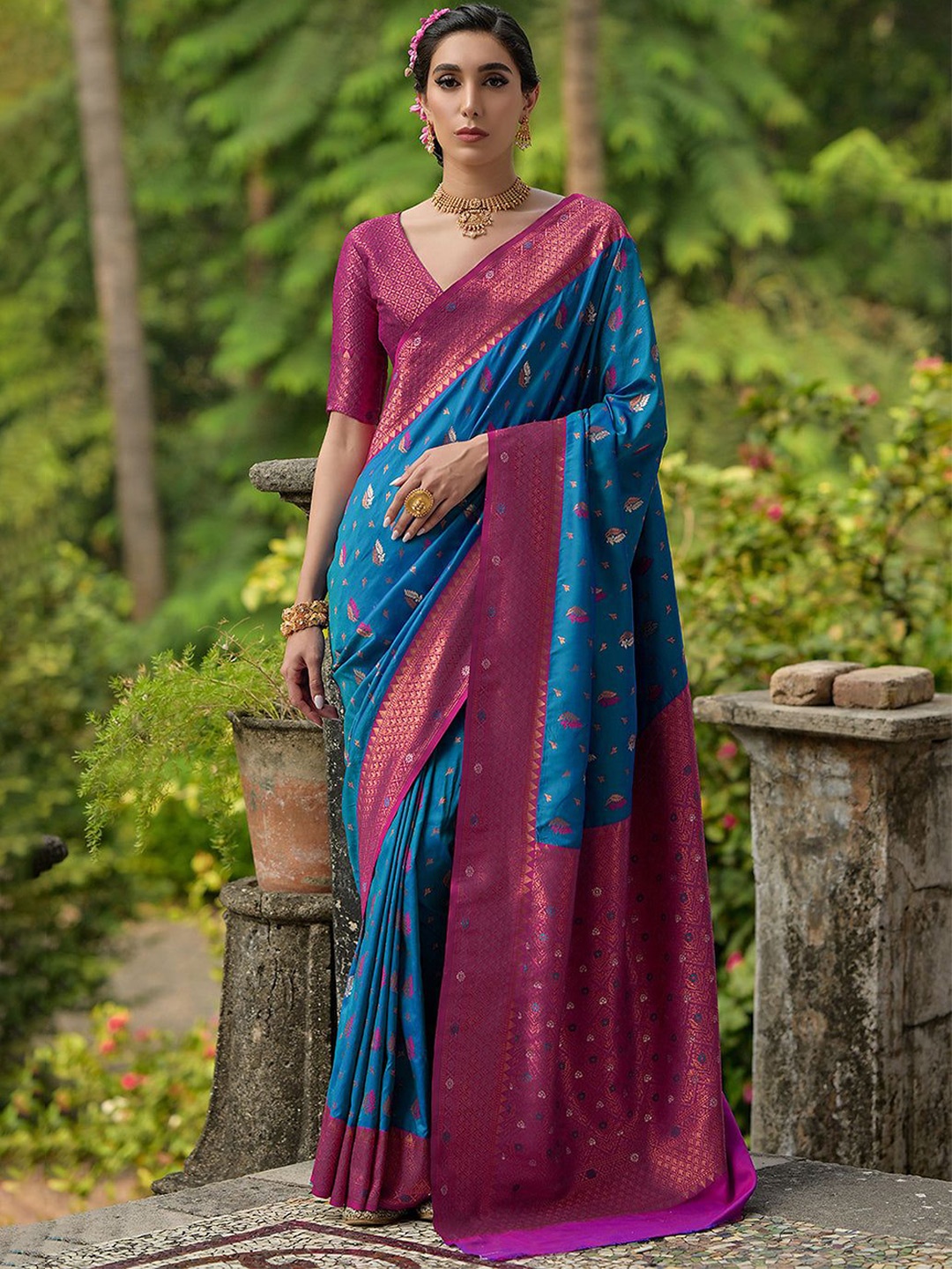 

VISHNU WEAVES Lapis Blue Ethnic Motifs Woven Design Zari Banarasi Silk Sarees