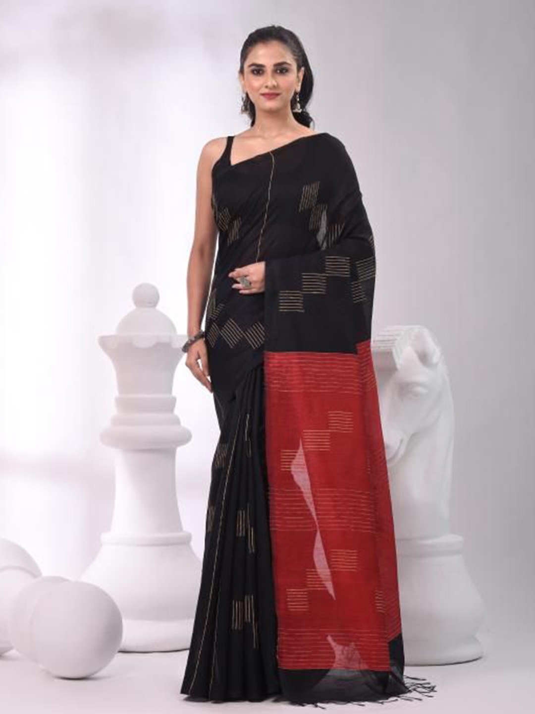 

VIBHAVARI Saree, Black