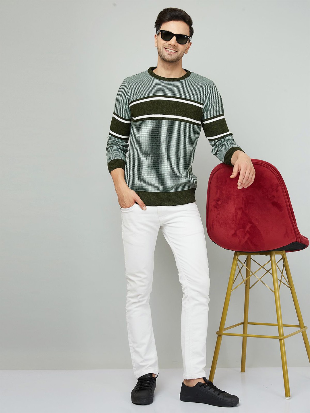 

Kveto style redefined Men Striped Pullover, Green