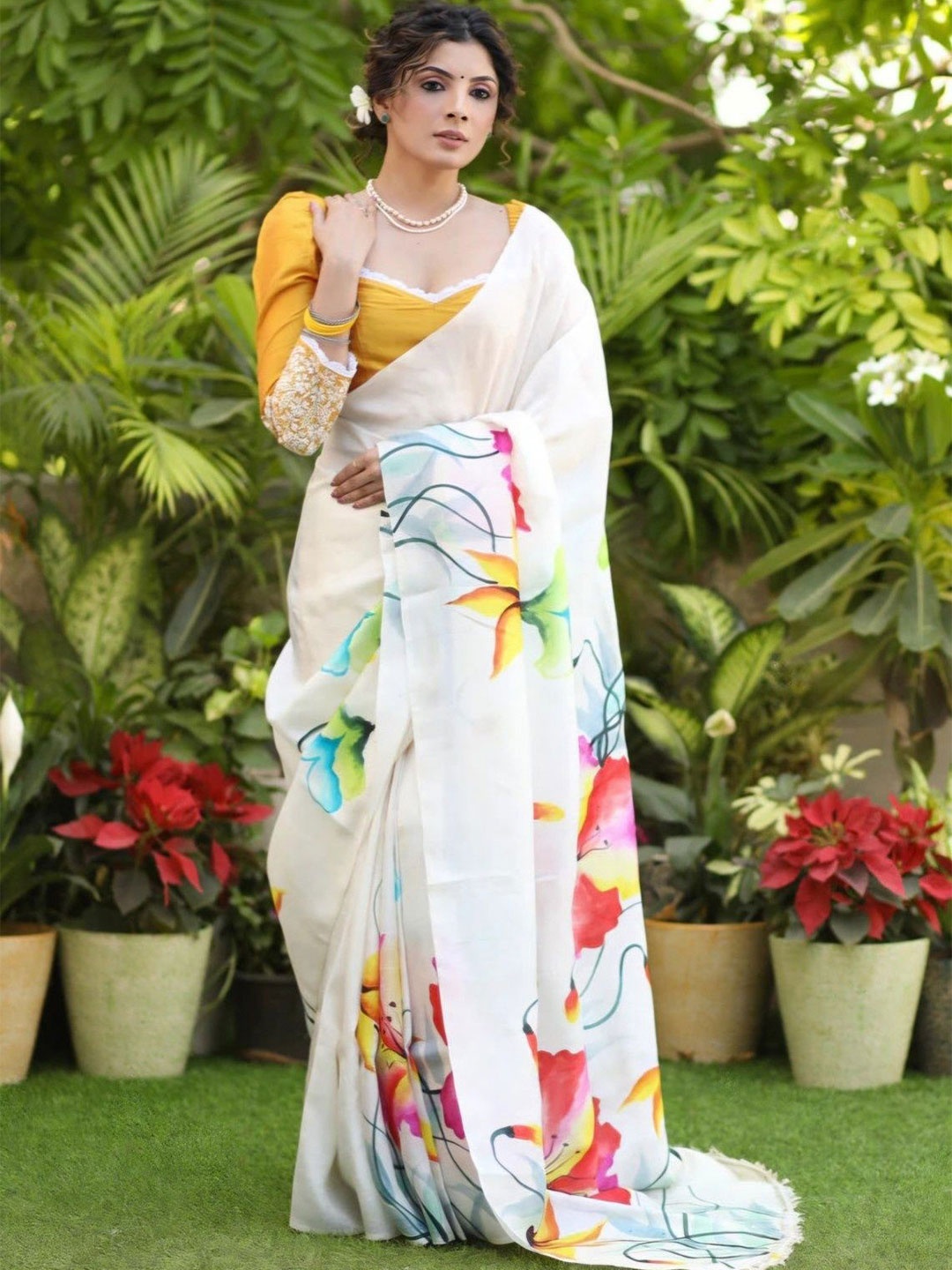 

ARPITA FASHION Floral Kanjeevaram Saree, White