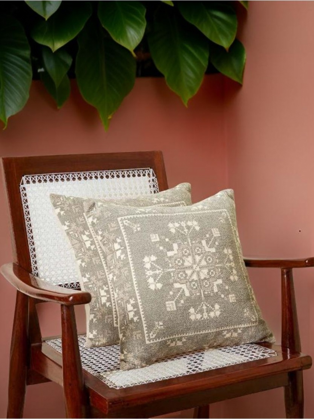 

Aura Grey & Beige Set of 2 Floral Square Cushion Covers
