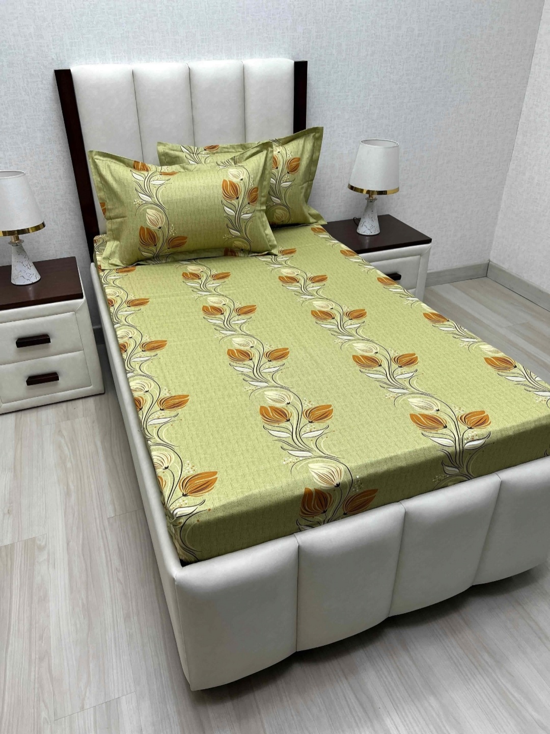 

Pure Decor Lounge Fur Green Printed 200TC Pure Cotton Single Bedsheet Set 1.7 m x 2.36 m