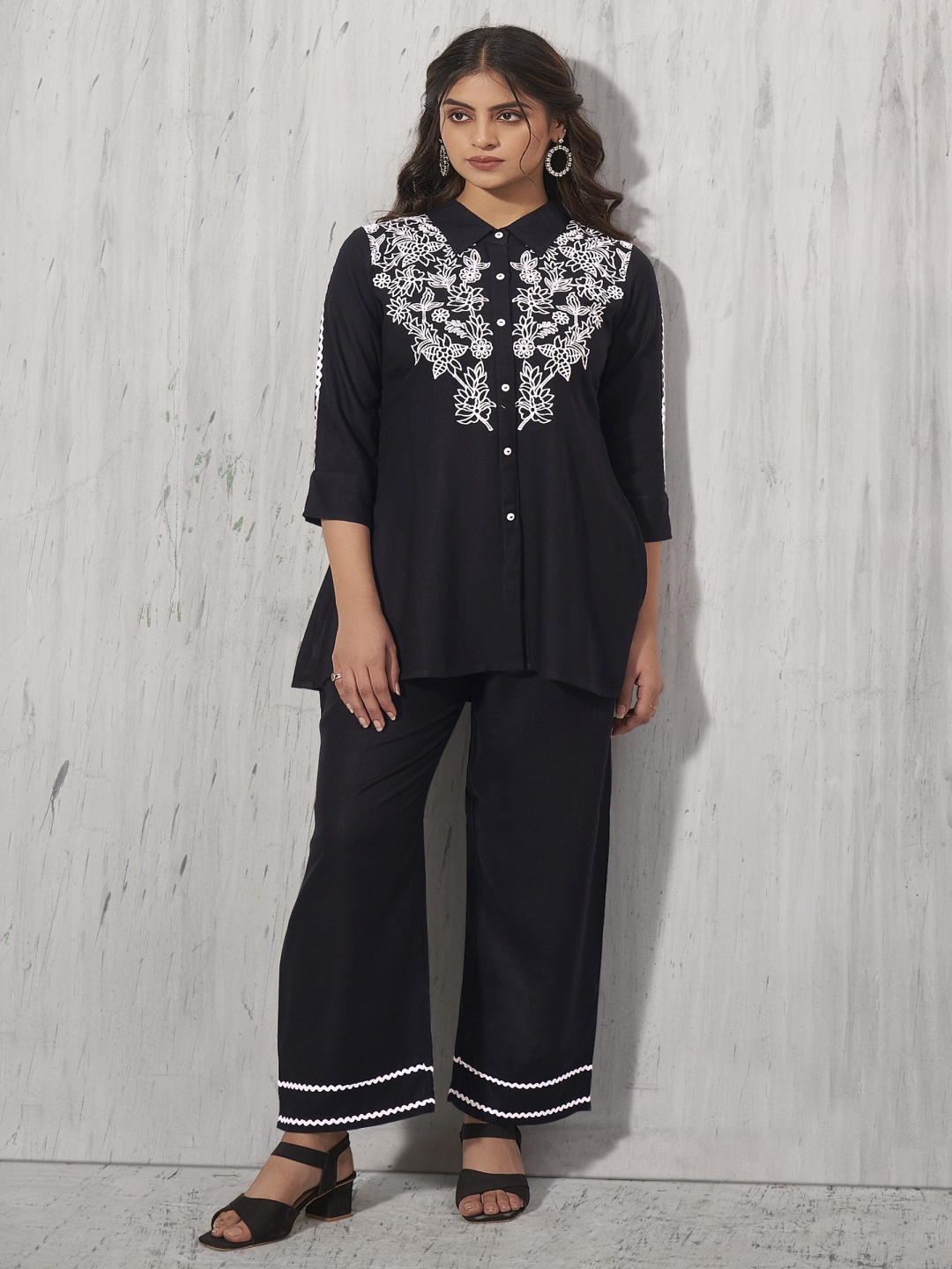 

Anouk Black Embroidered Co-ords