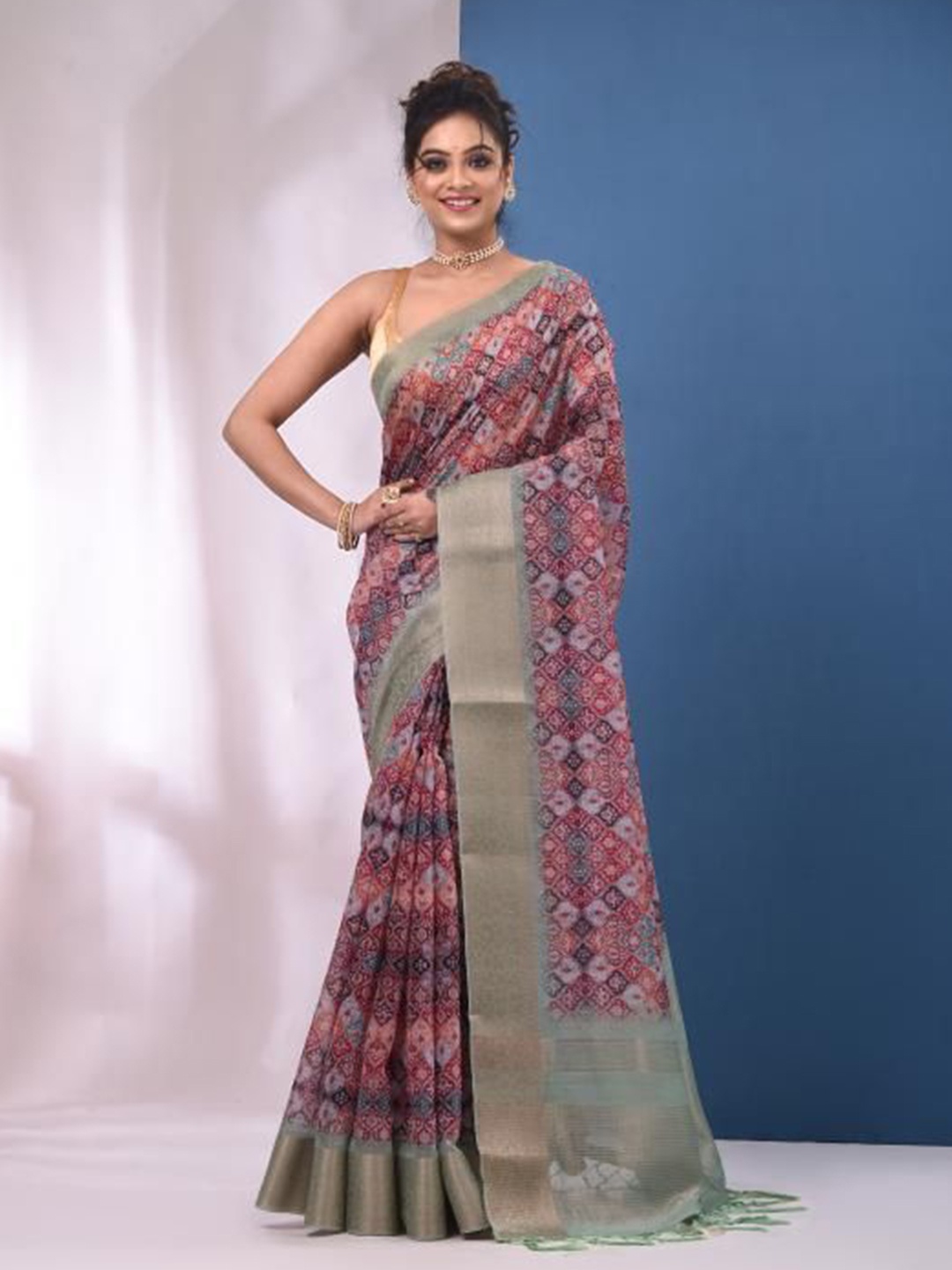

VIBHAVARI Ethnic Motifs Zari Saree, Red