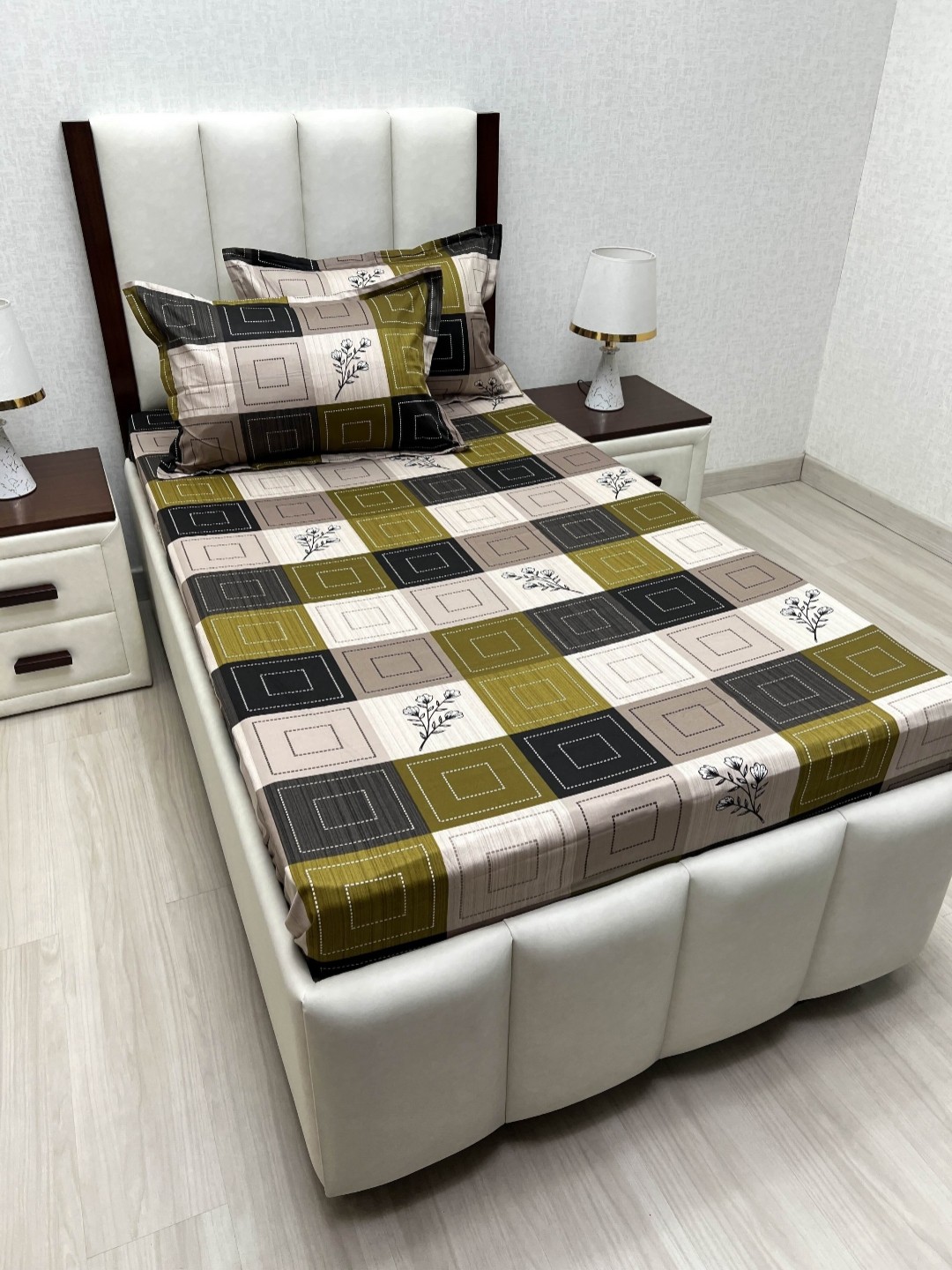

Pure Decor Lounge Fur Green Printed Pure Cotton 220TC Single Bedsheet Sets 1.73m x 2.36m, White