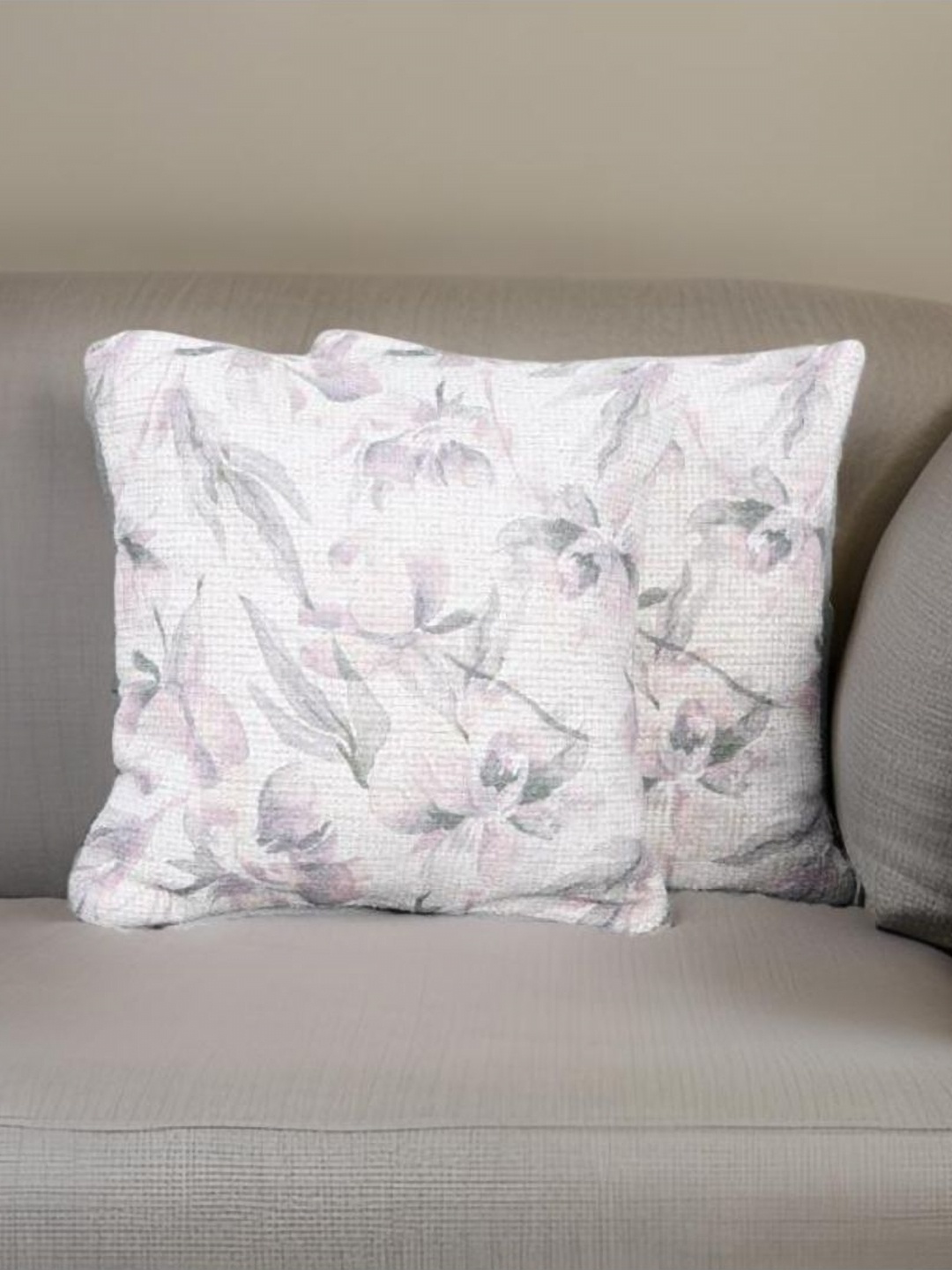 

Aura White And Pink 2 Pieces Floral Printed Square Shaped Cushion Covers