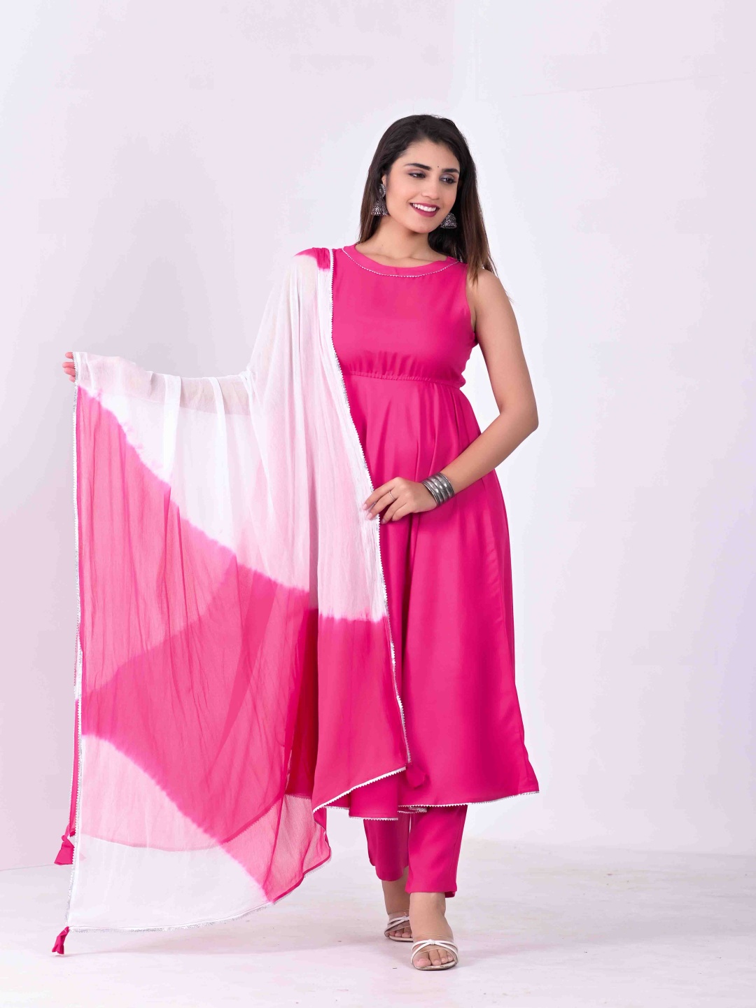 

KASHISHIYA Women Printed Pleated Kurta with Palazzos & With Dupatta, Pink