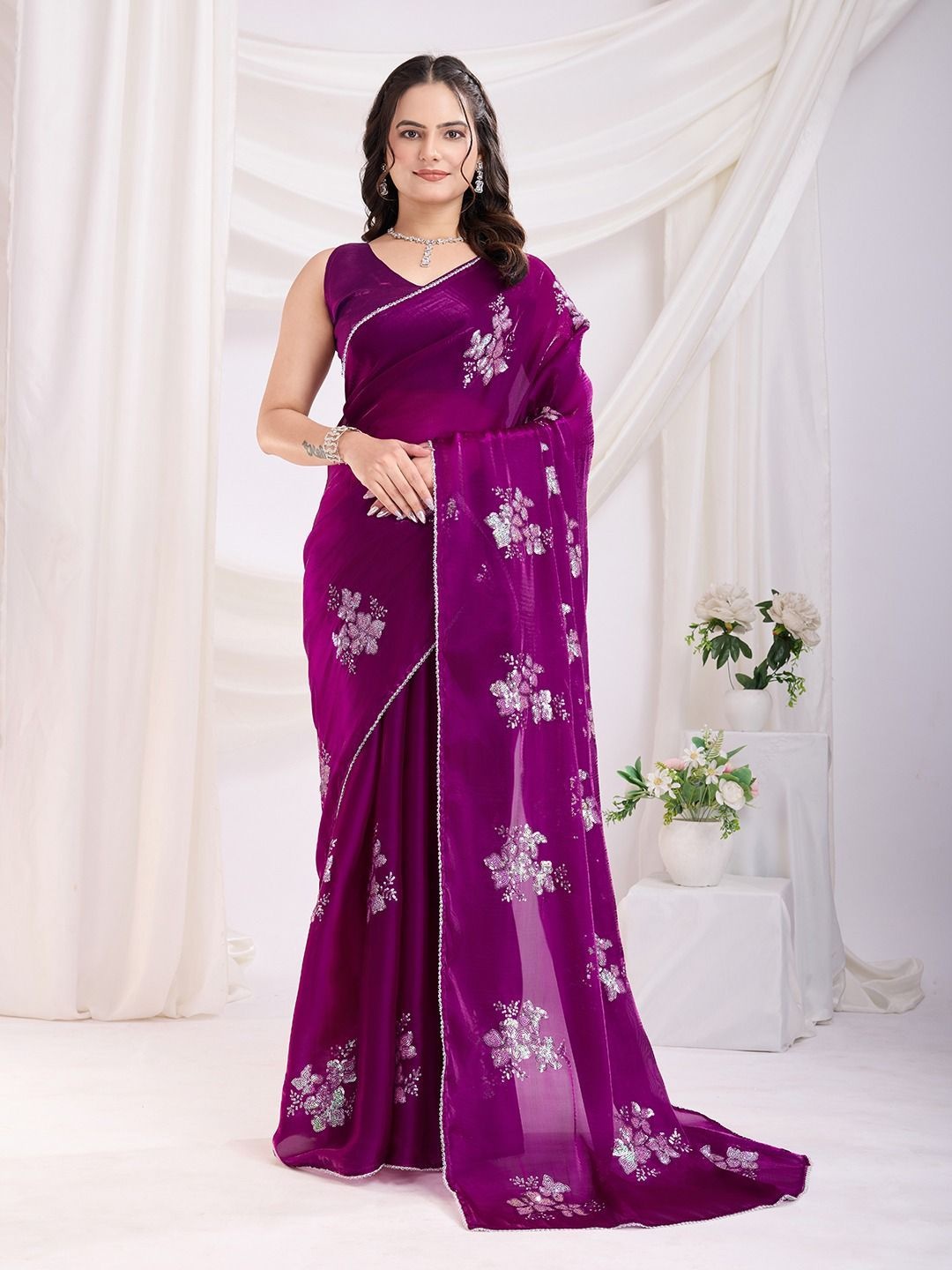 

VenderVilla Floral Sequinned Organza Saree, Burgundy