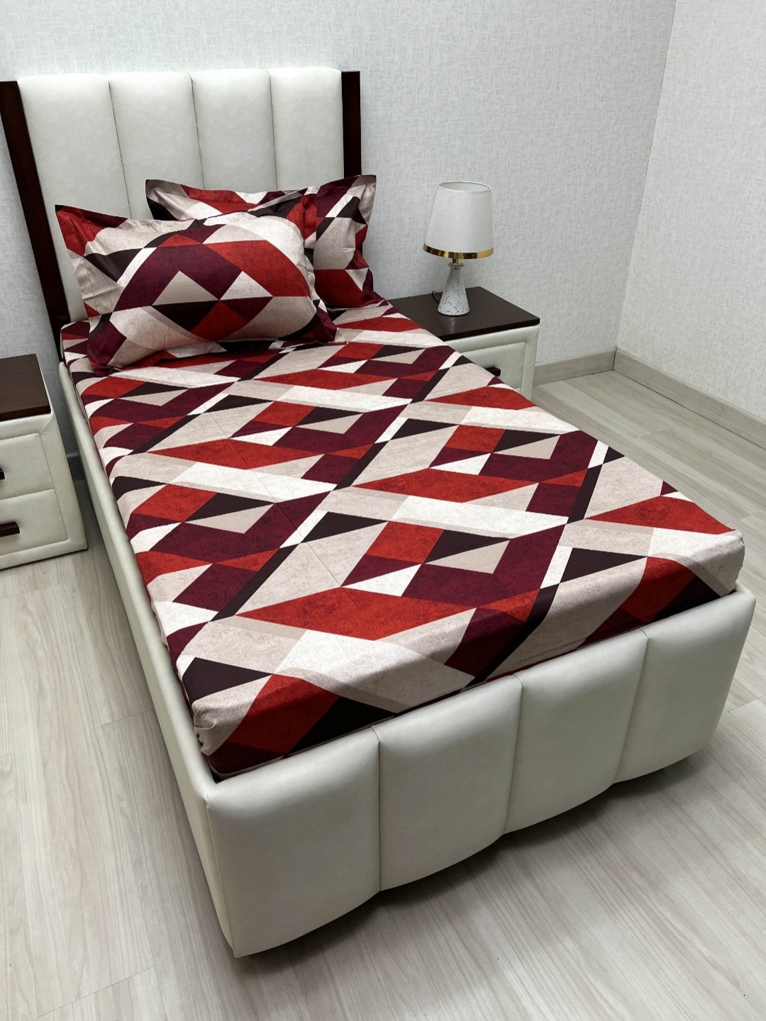 

Pure Decor Lounge Fur Beige Printed Pure Cotton 240TC Single Bedsheet Sets 1.73m x 2.36m, Red