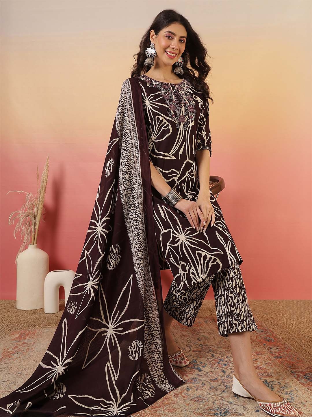 

Sangria Printed Pure Cotton Kurta With Trousers & Dupatta, Maroon