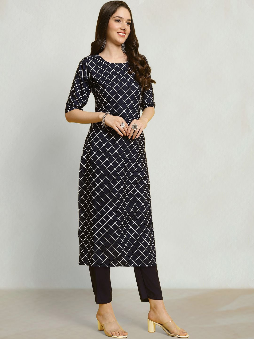 

Moda Rapido Geometric Printed Round Neck Straight Kurta, Navy blue