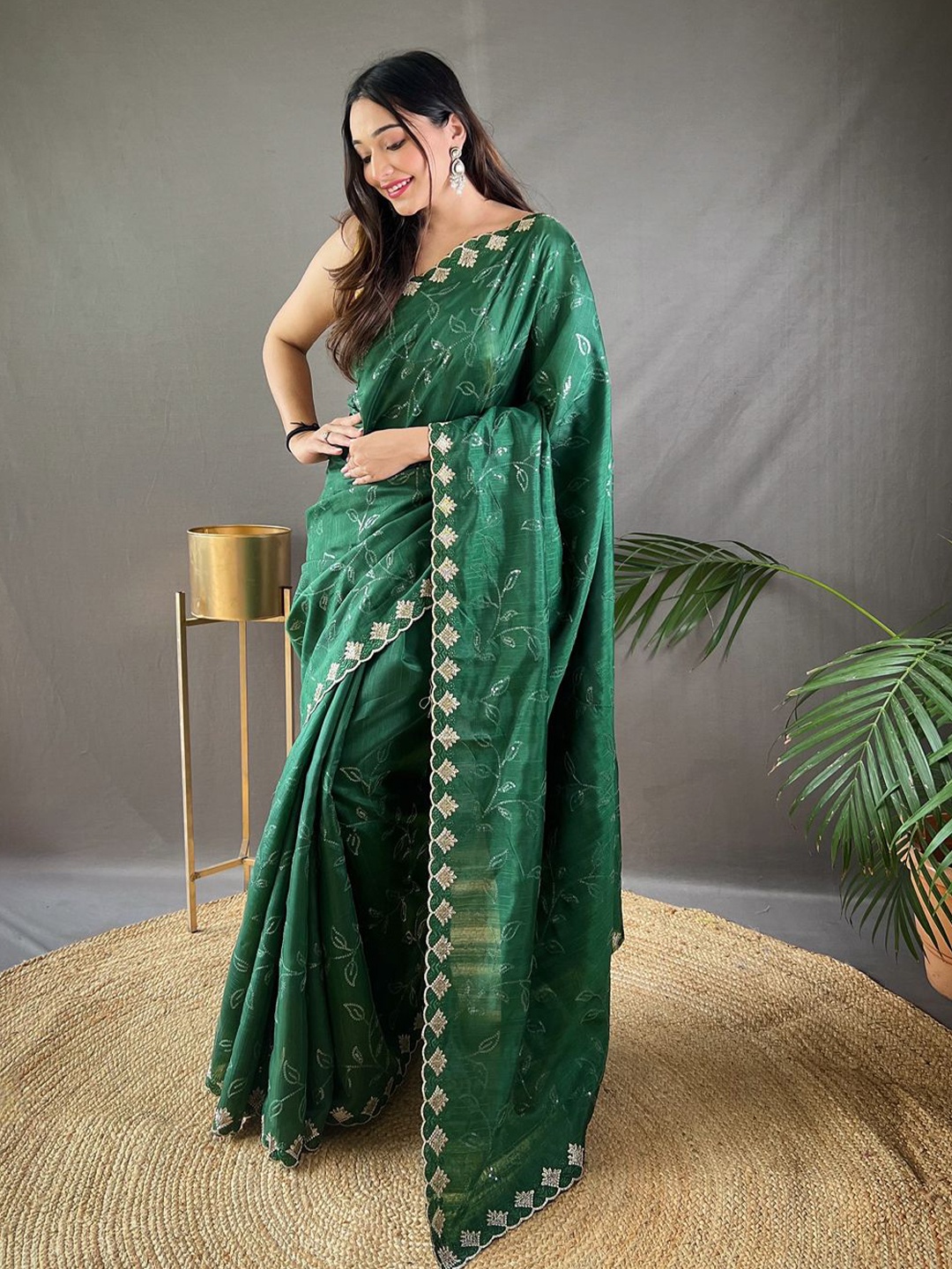 

TORONFRAS Ethnic Motifs Embroidered Kanjeevaram Saree, Green