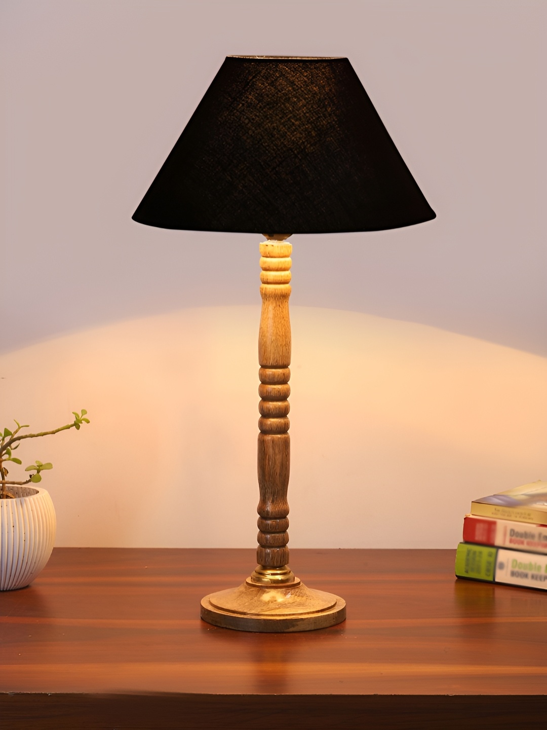 

Devansh Black Wooden Frusturical Shaped Table Lamp