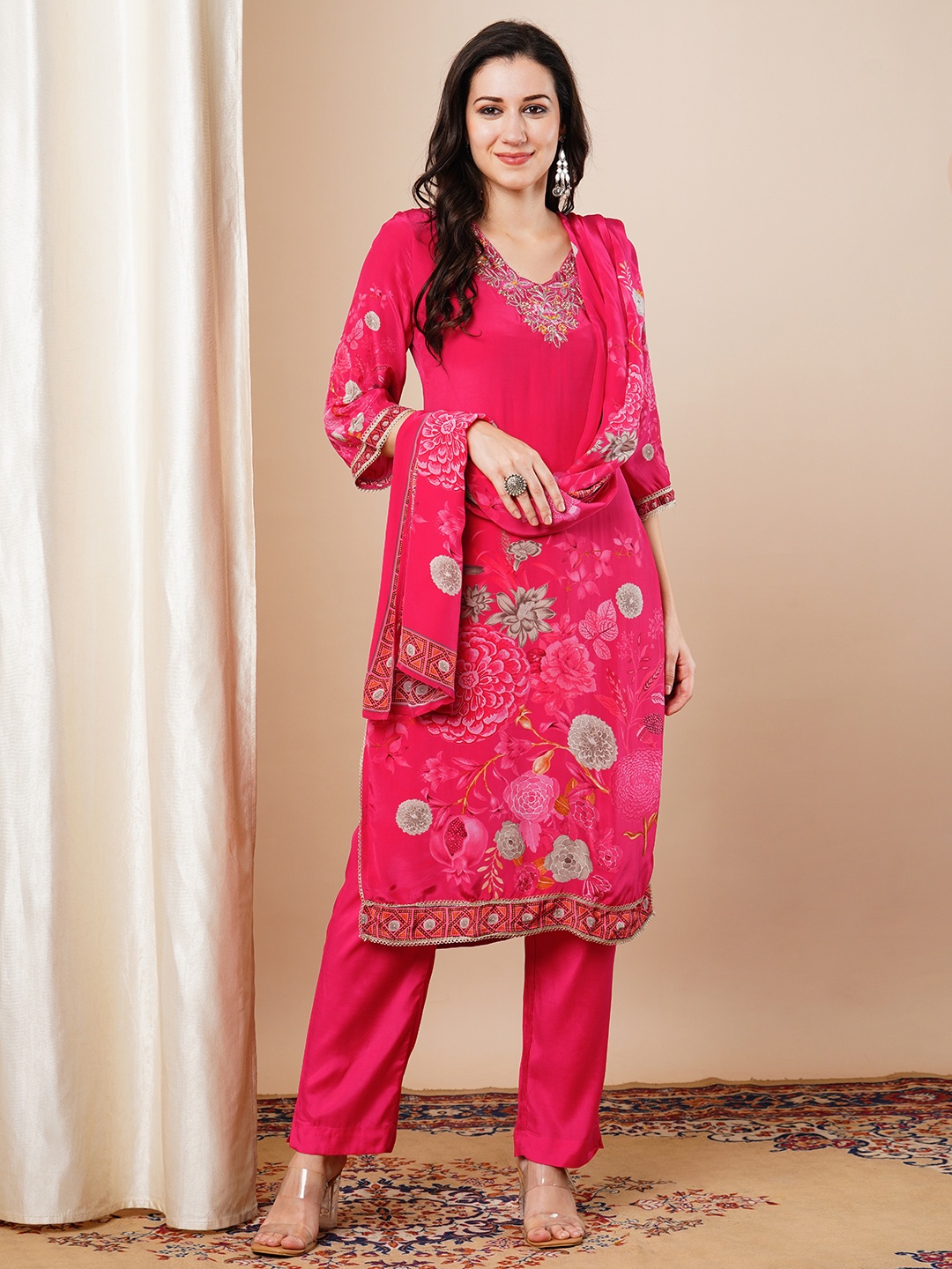 

FASHOR Women Ethnic Motifs Printed Regular Sequinned Kurta with Trousers & With Dupatta, Pink