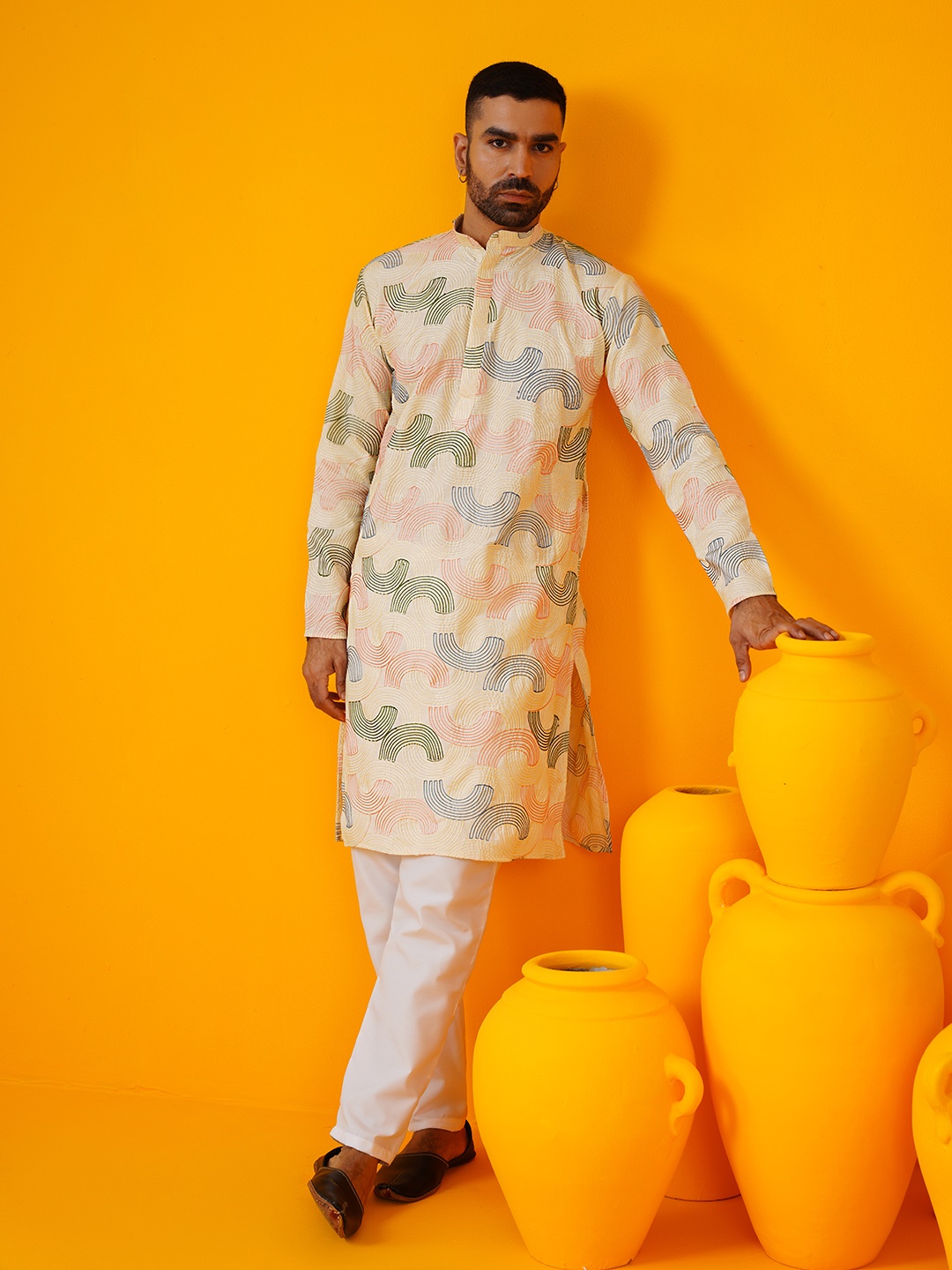 

SOJANYA Men Embroidered Regular Kantha Work Kurta with Pyjamas, Cream