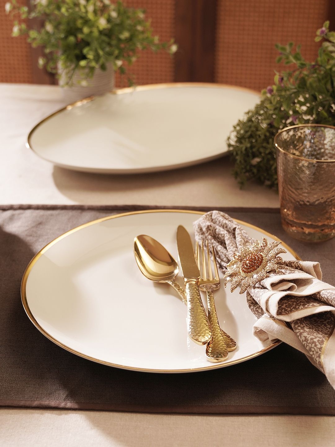 

Pure Home and Living Unisex White Plates