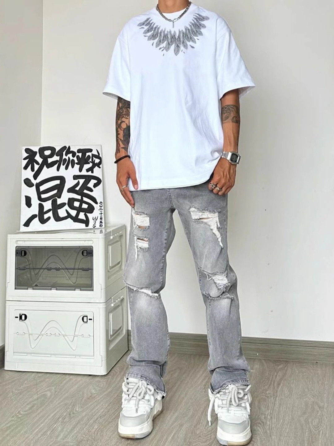 

StyleCast x Revolte Men Printed Raw Edge T-shirt, White