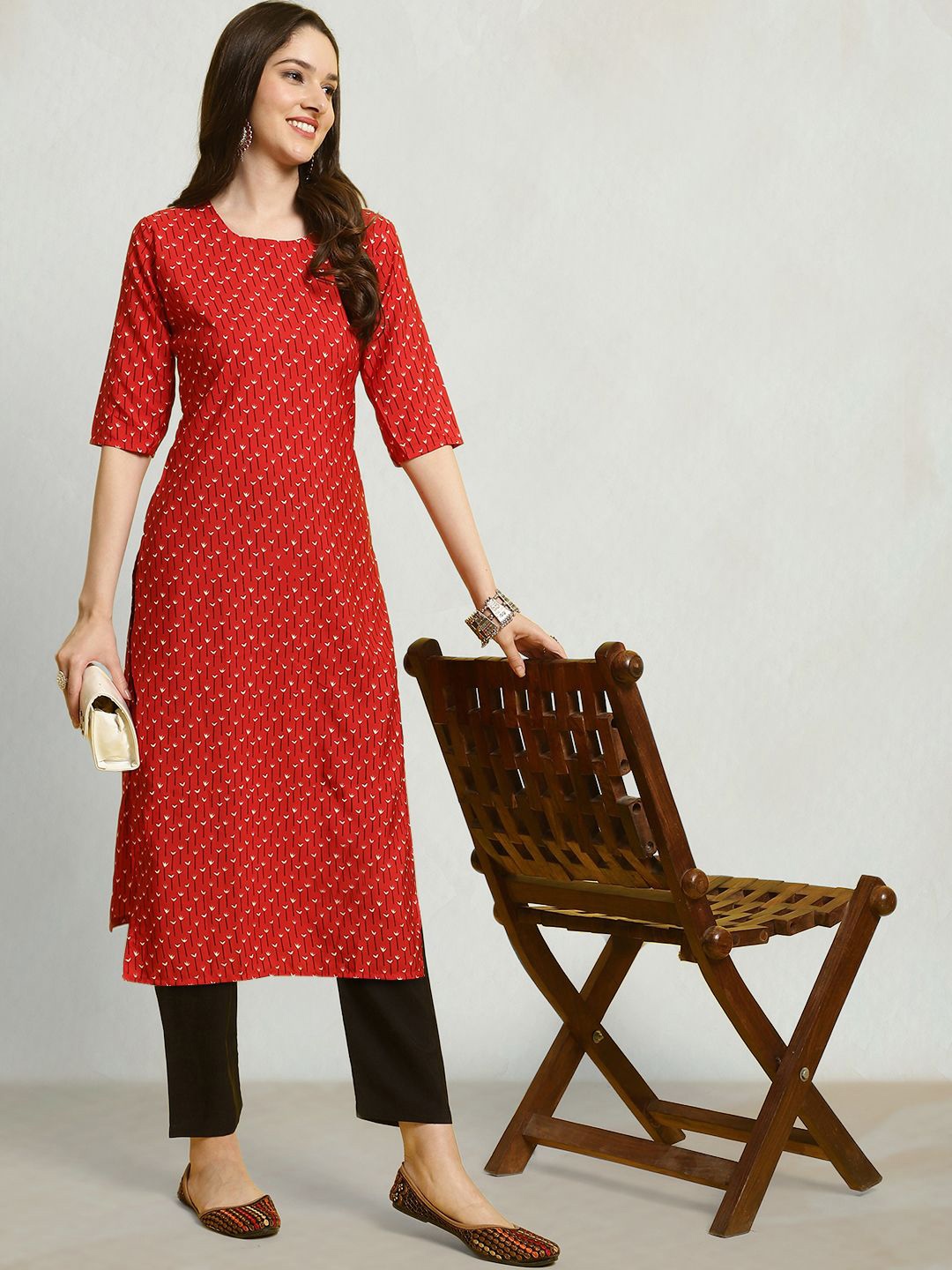 

Moda Rapido Floral Printed Round Neck Straight Kurta, Red