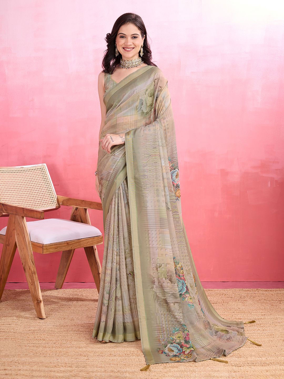 

Rekha Maniyar Floral Zari Poly Crepe Saree, Khaki