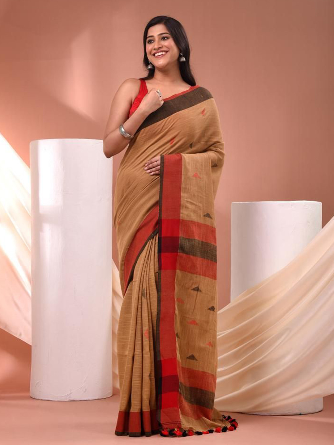 

VIBHAVARI Linen Blend Saree, Brown
