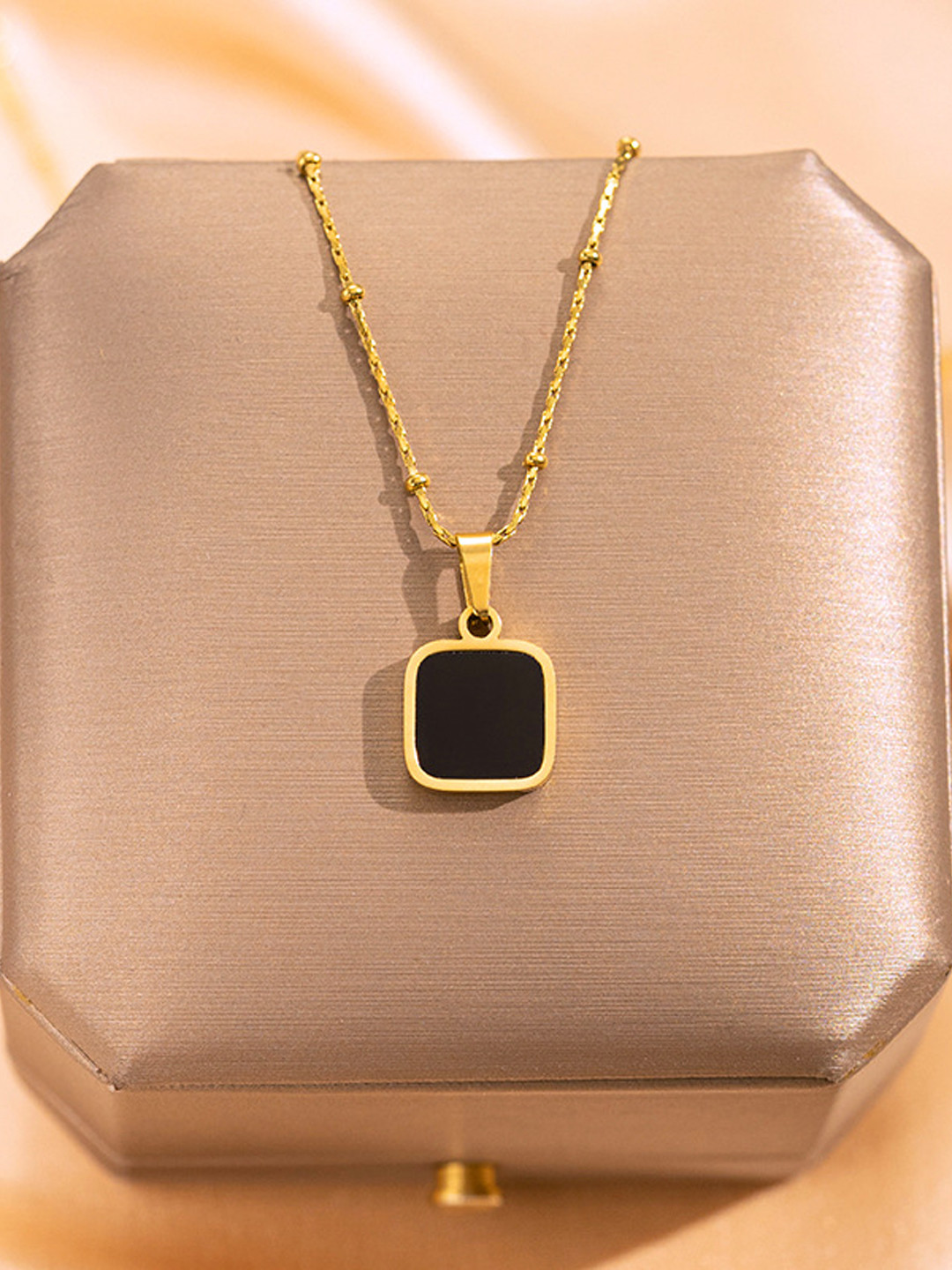 

BEYTER Stainless Steel Gold Plated Square Pendant With Chain