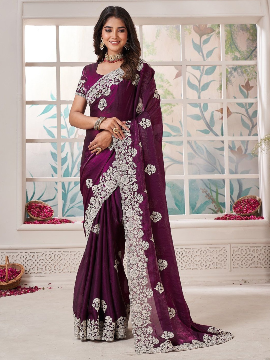 

Arron Creats Floral Embroidered Pure Chiffon Saree, Burgundy