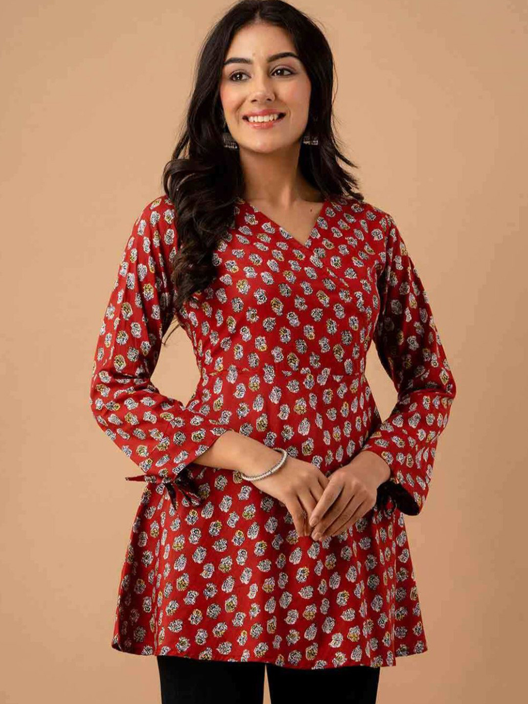 

Rangun Women Floral Printed Top, Red
