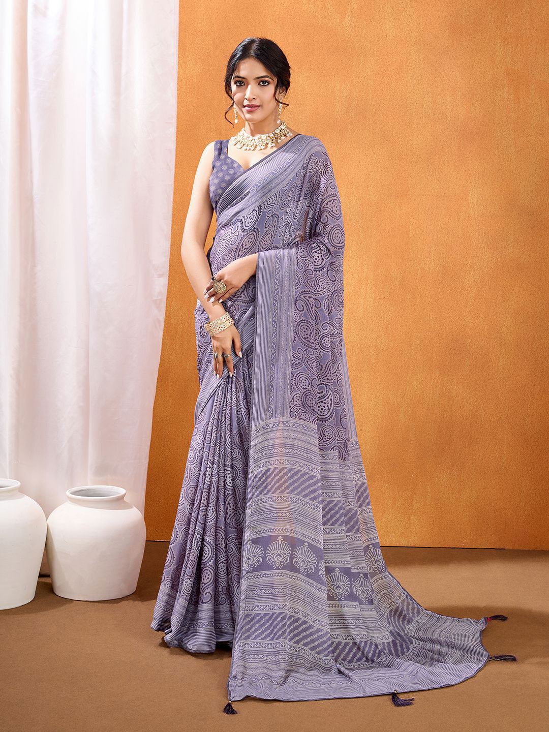 

Rekha Maniyar Paisley Beads and Stones Poly Georgette Saree, Lavender