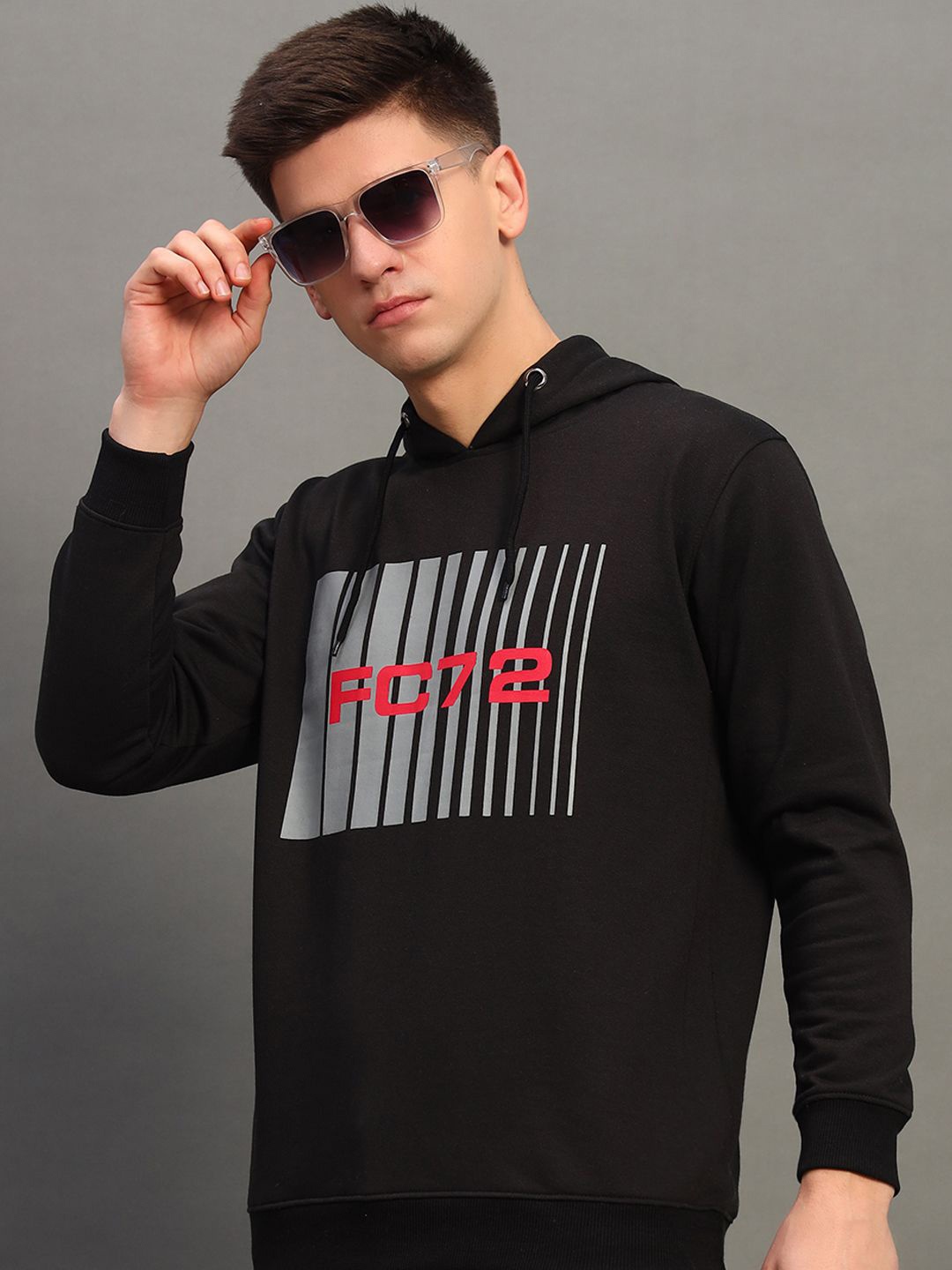 

THE CASUALS Men Printed Hooded Sweatshirt, Black