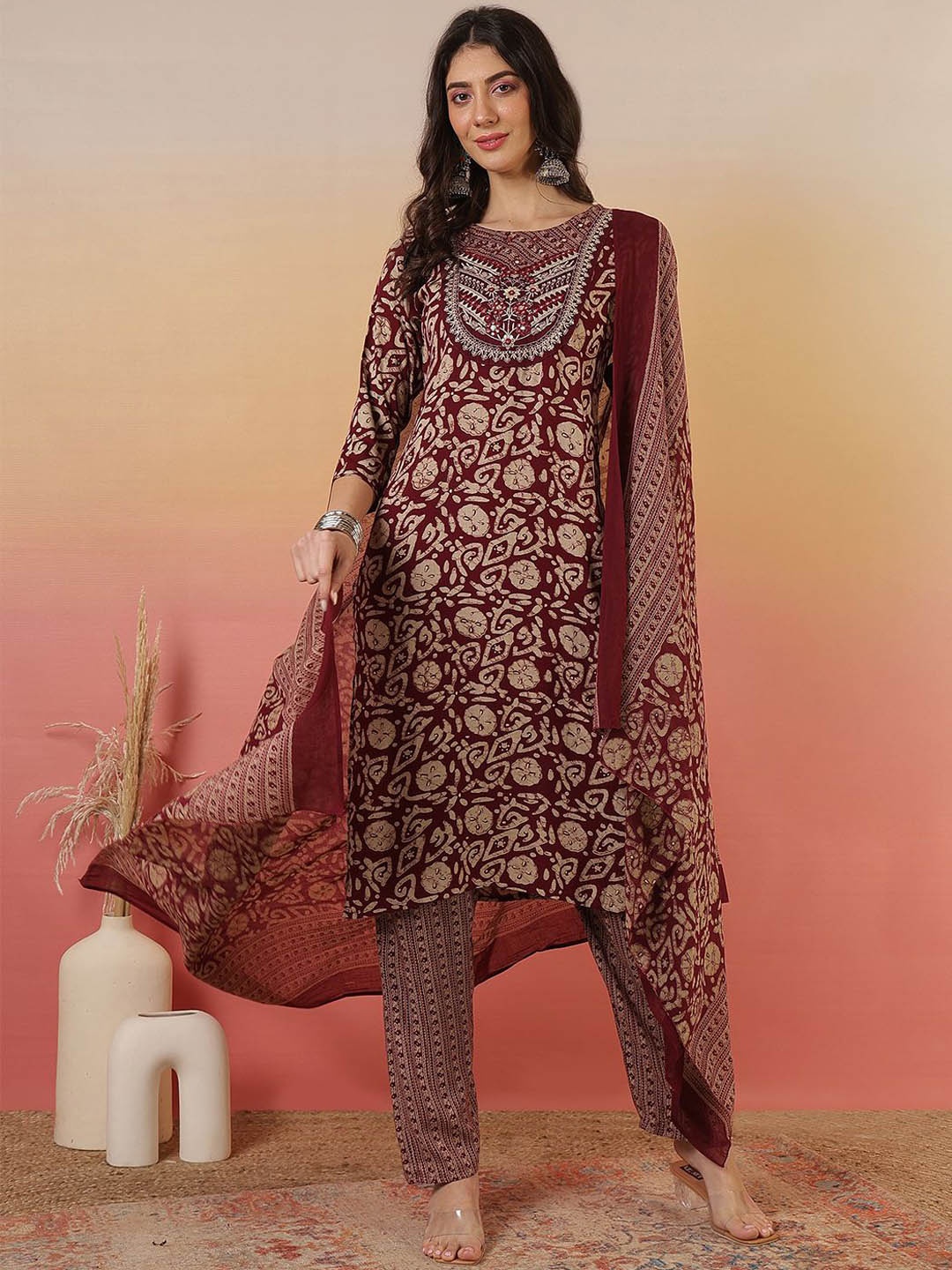 

Sangria Printed Pure Cotton Straight Kurta & Trouser With Dupatta, Maroon