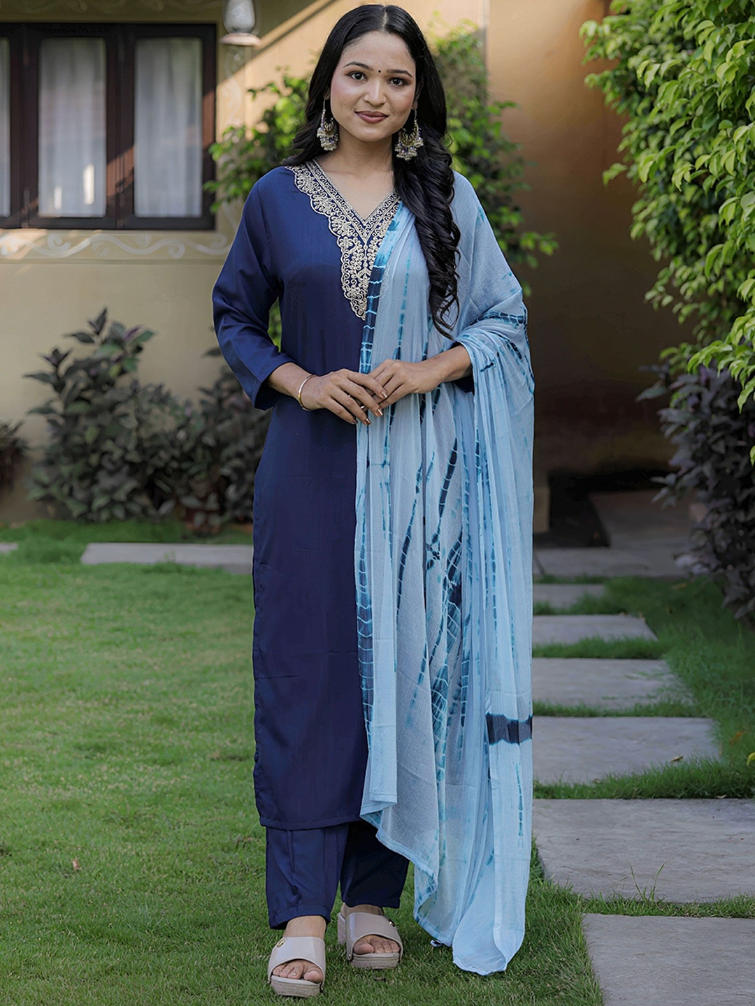 

Vintro Women Embroidered Regular Sequinned Kurta with Trousers & With Dupatta, Blue