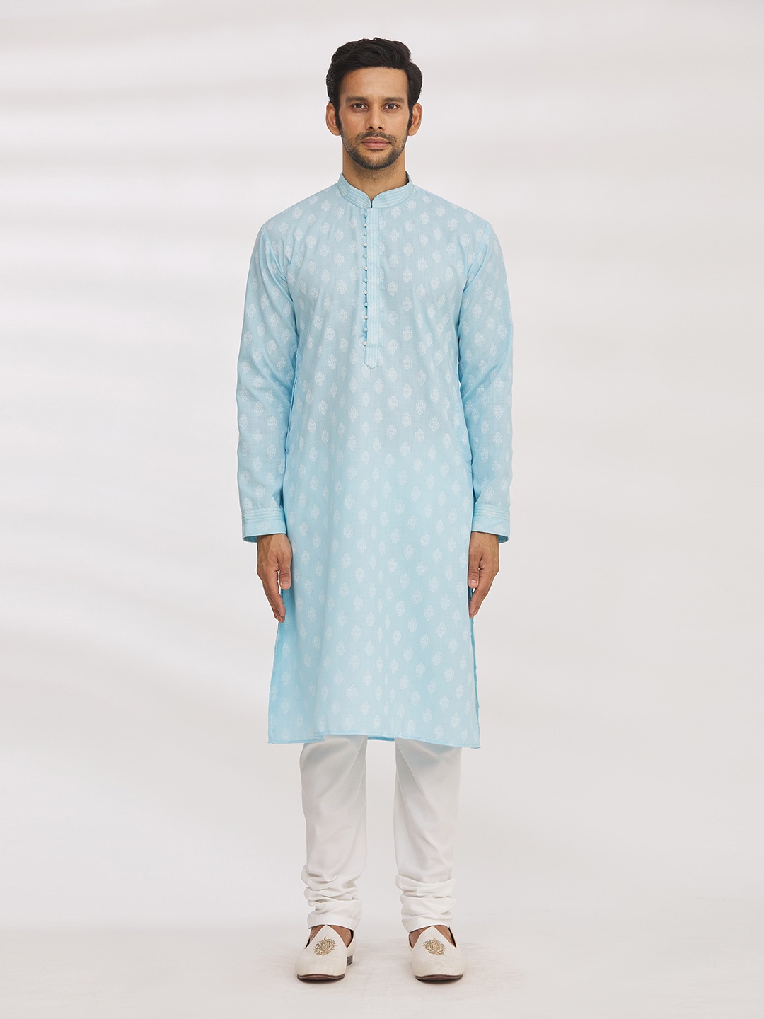 

Aryavir Malhotra Men Ethnic Motifs Printed Regular Kurta with Churidar, Blue