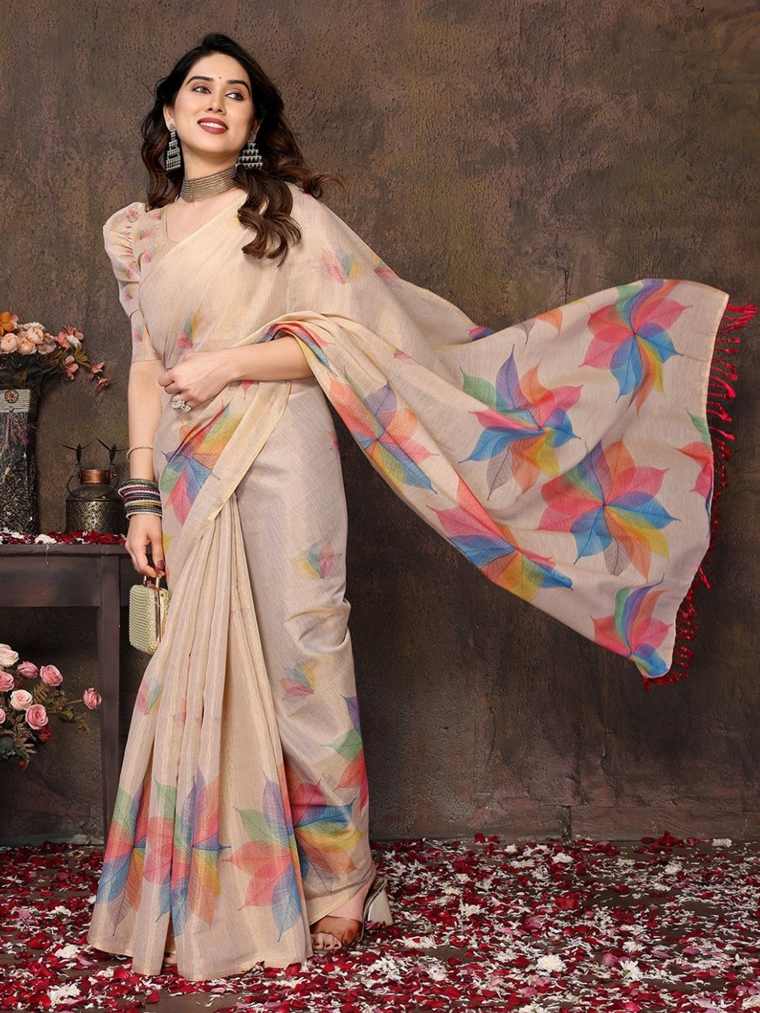 

KALINI Floral Chanderi Saree, Cream