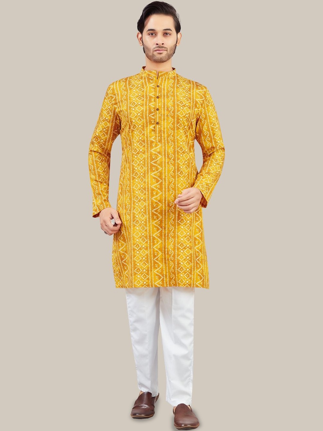 

Studio Shringaar Bandhani Printed Mandarin Collar Straight Kurtas, Yellow