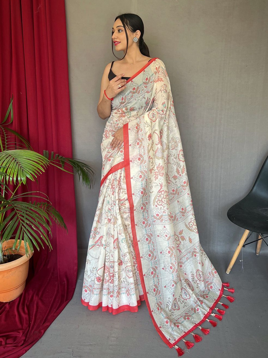 

TORONFRAS Floral Printed Pure Cotton Chanderi Saree, White