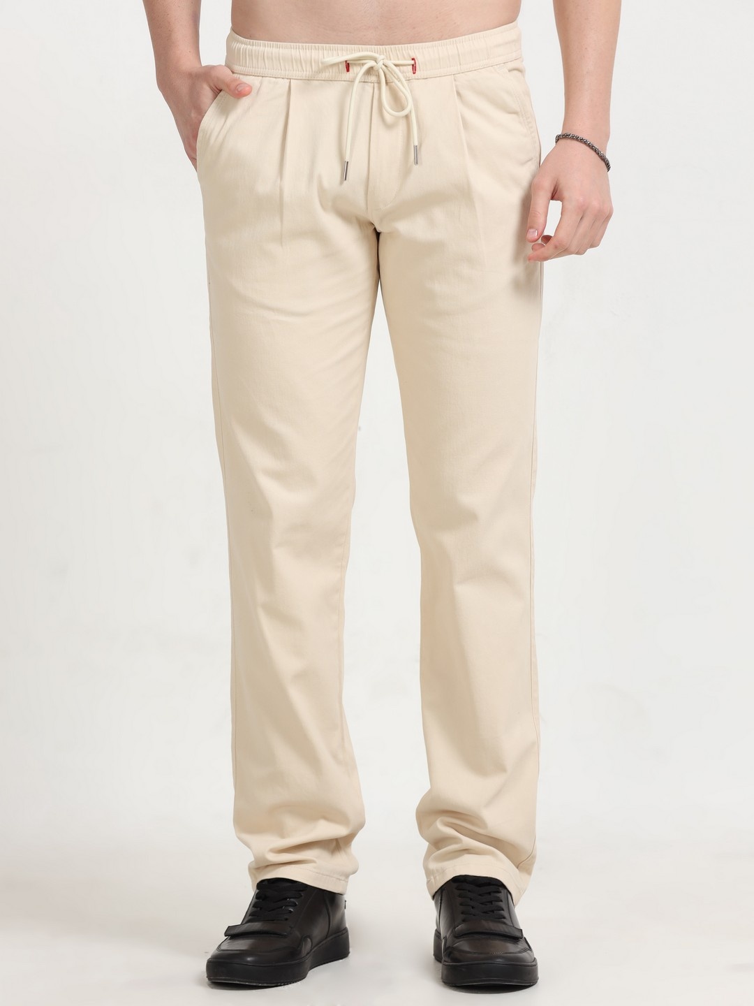 

NEVER NEUD Men Relaxed Straight Fit Pleated Trousers, Beige