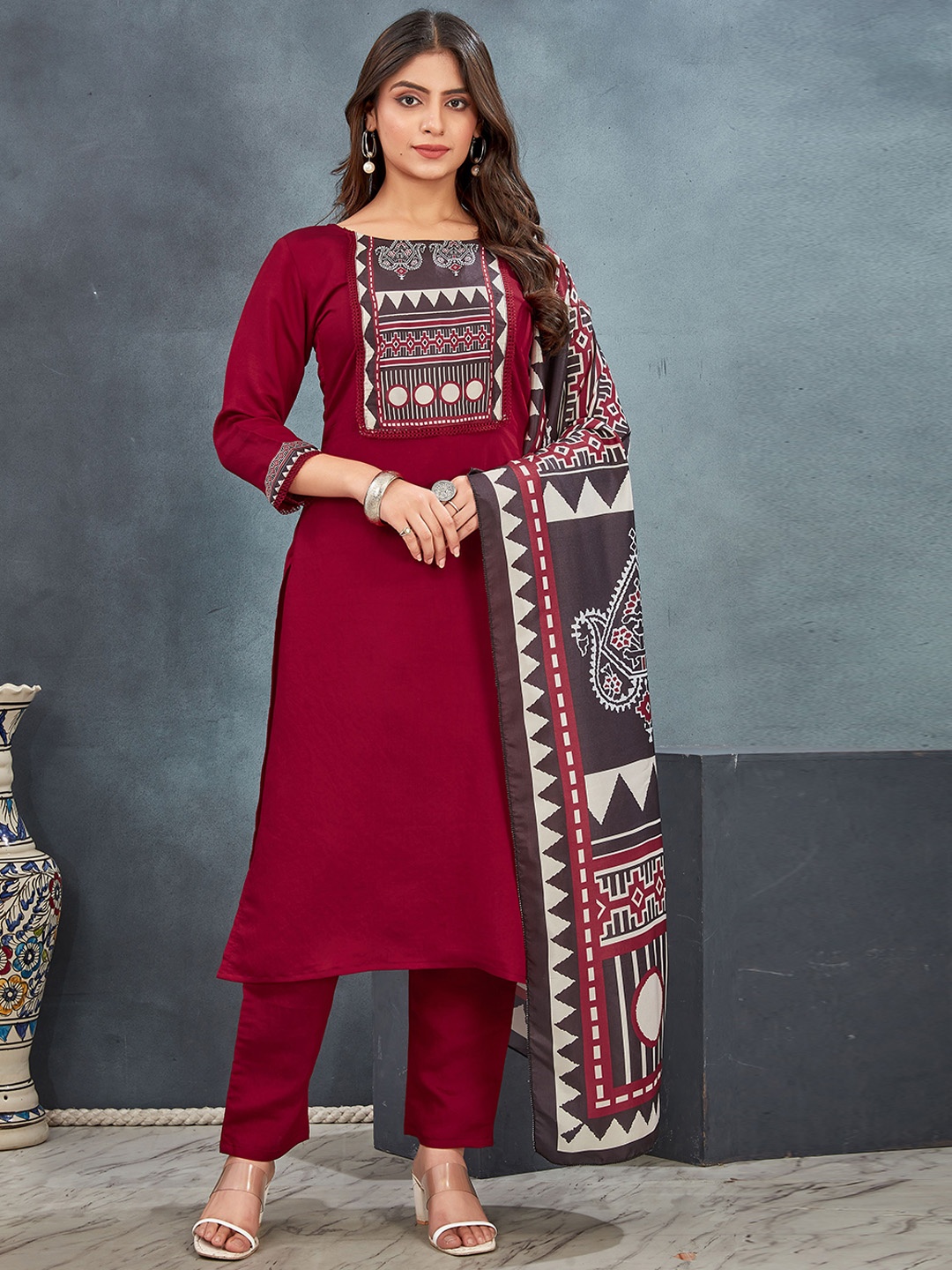 

AWRIYA Women Regular Kurta with Trousers & With Dupatta, Red