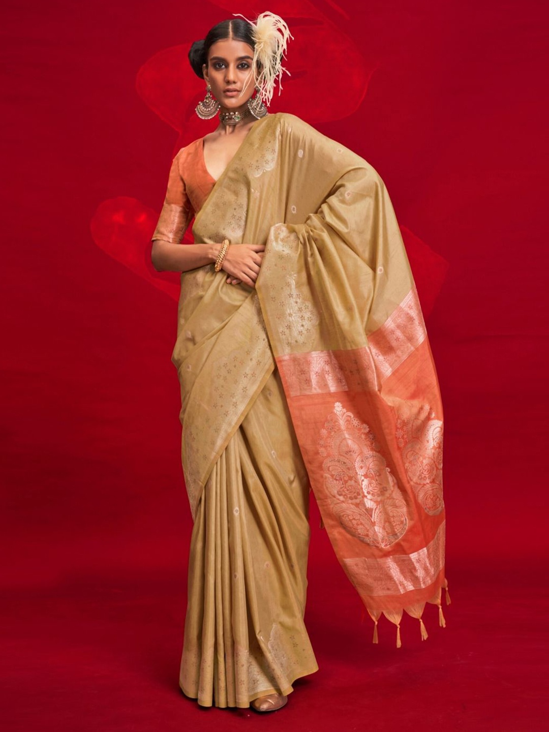 

PEENGAX Woven Design Zari Silk Blend Banarasi Saree, Cream